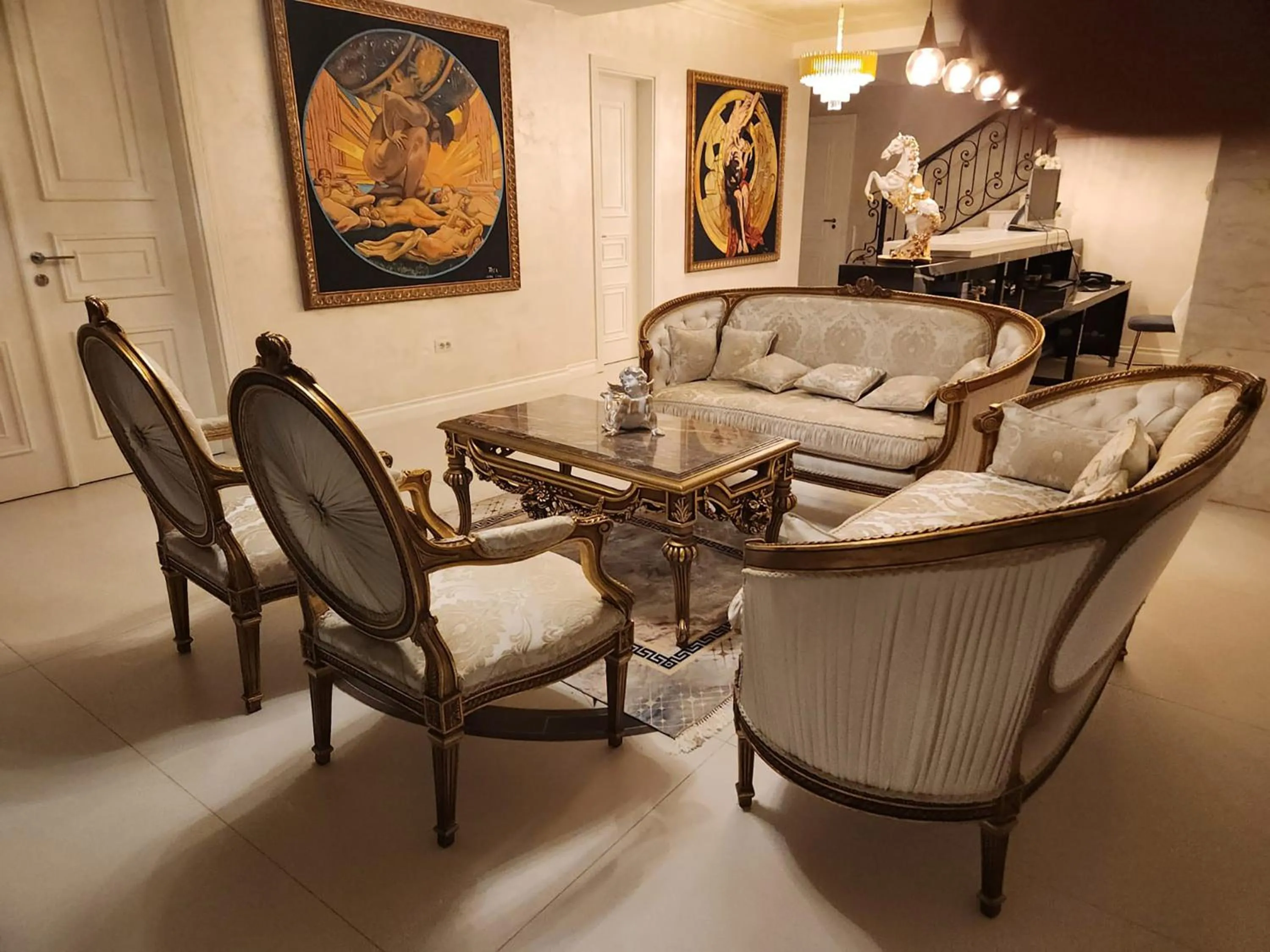 Seating area in Hotel Eiffel