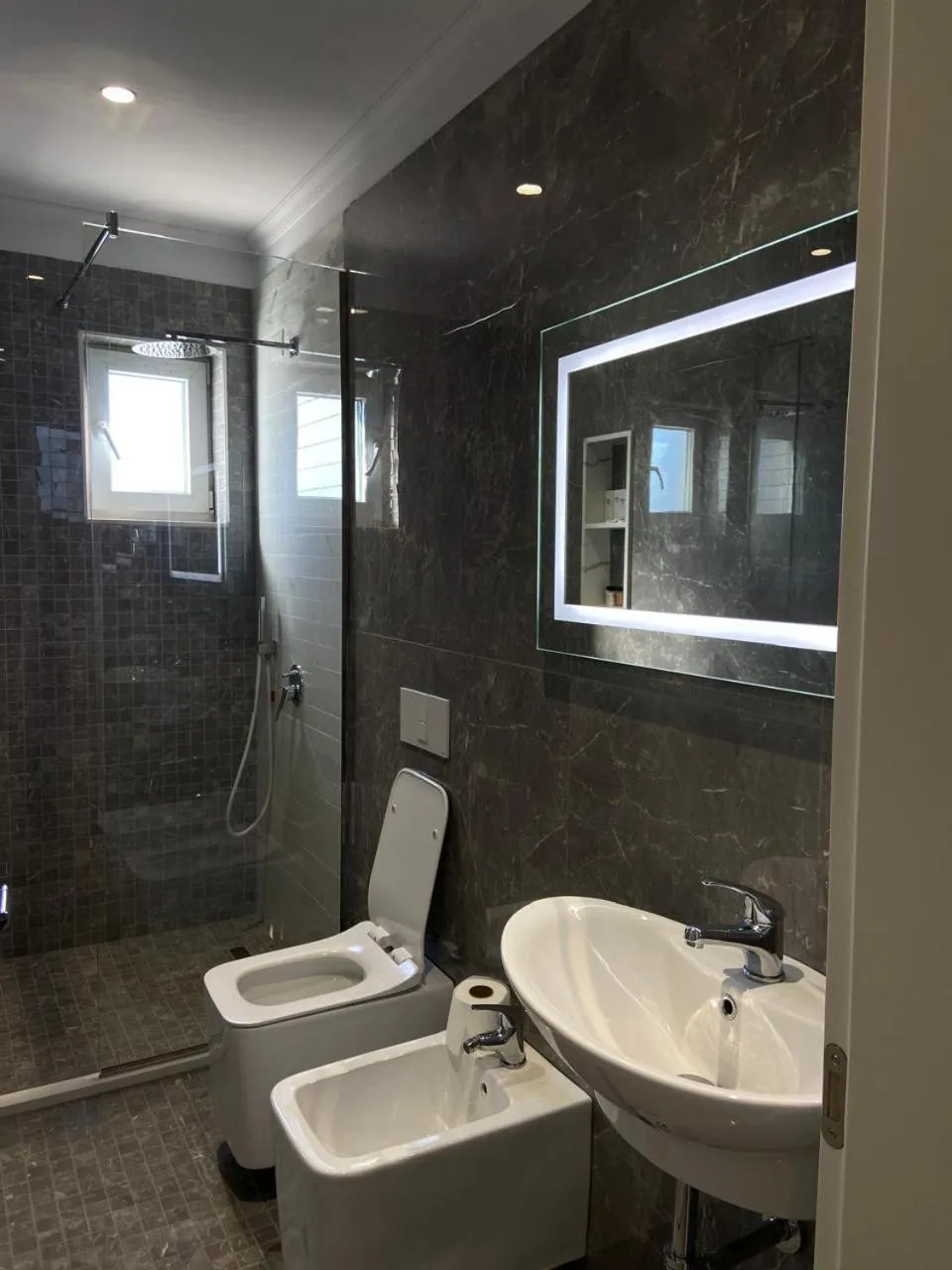 Shower in Hotel Eiffel