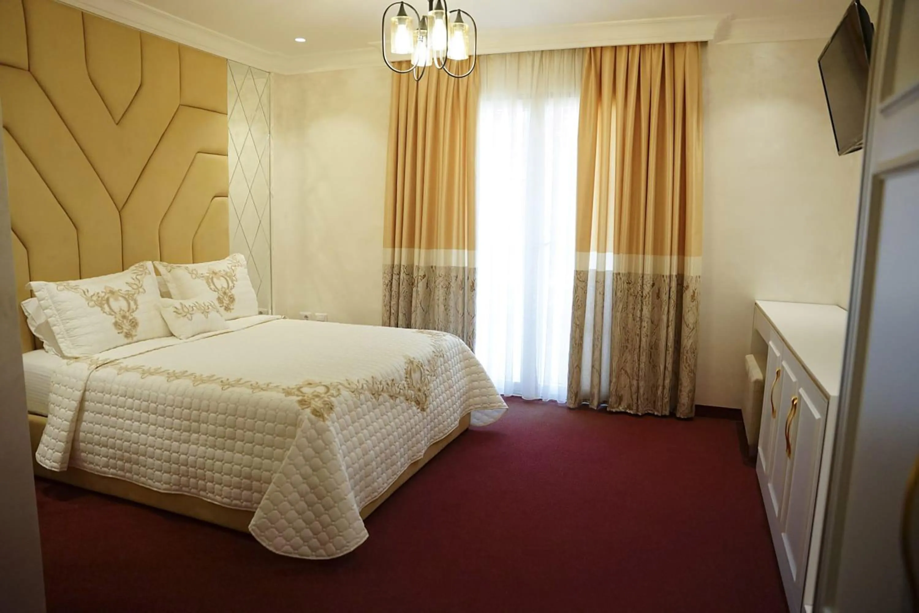 Photo of the whole room, Bed in Hotel Eiffel