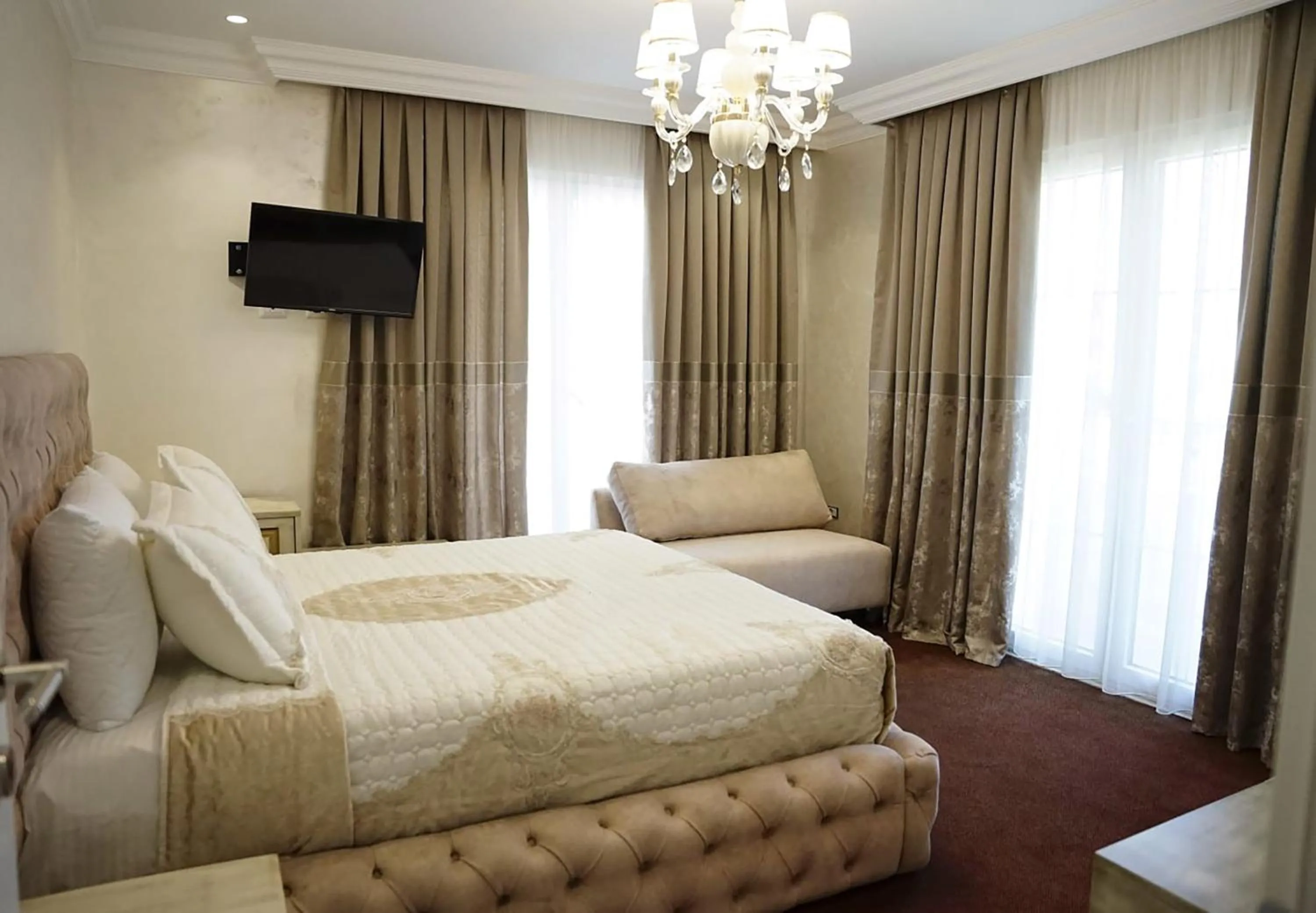 Photo of the whole room, Bed in Hotel Eiffel