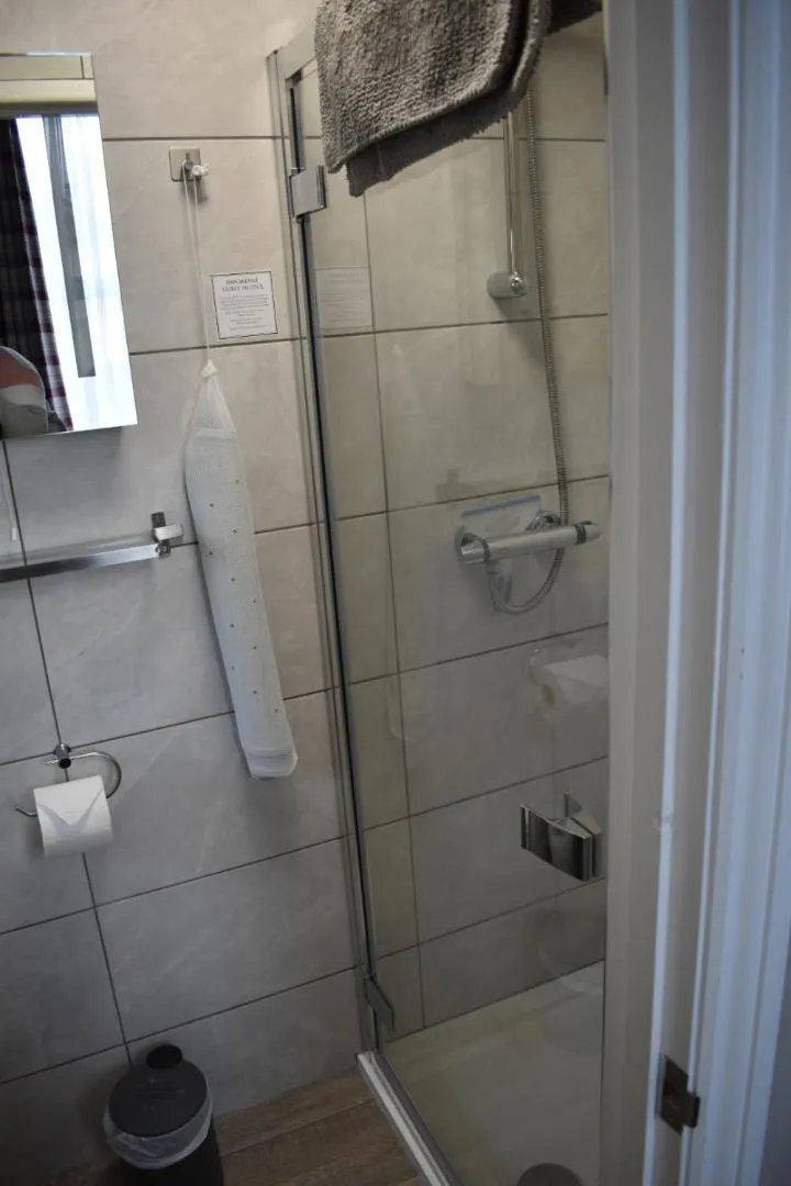 Bathroom in Acorn Lodge