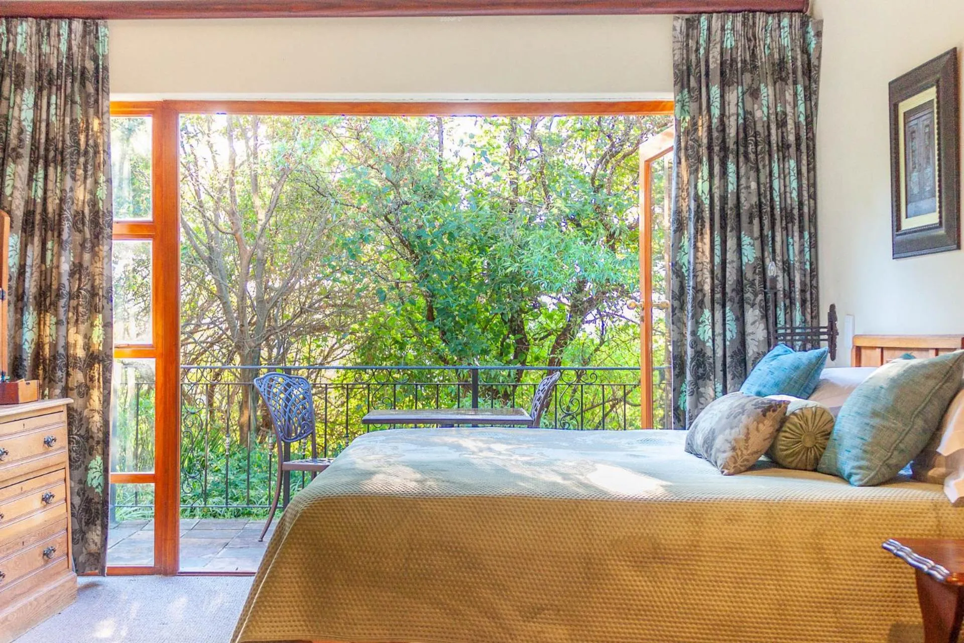 Bed in Inkungu Lodge