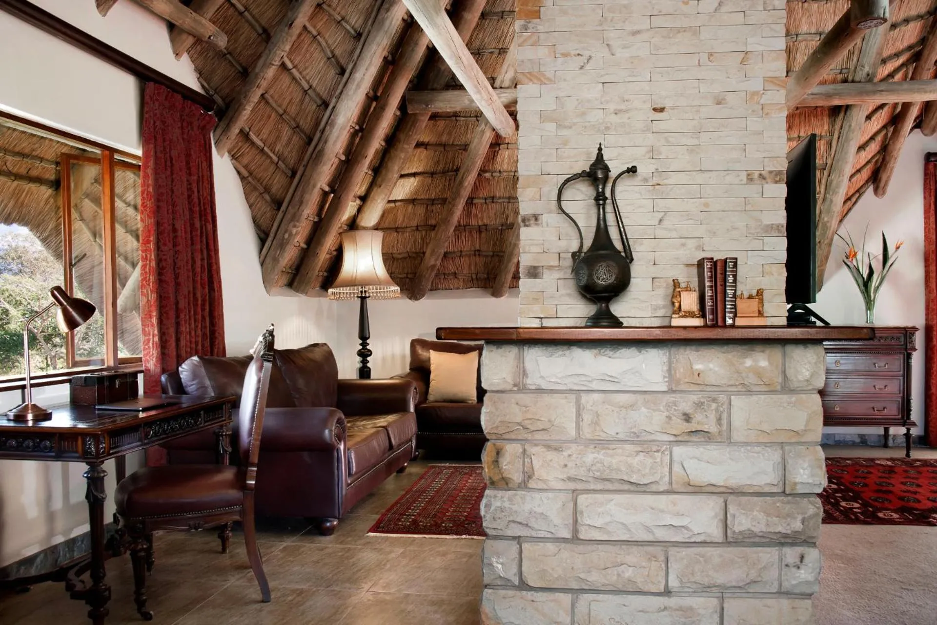 Living room in Inkungu Lodge