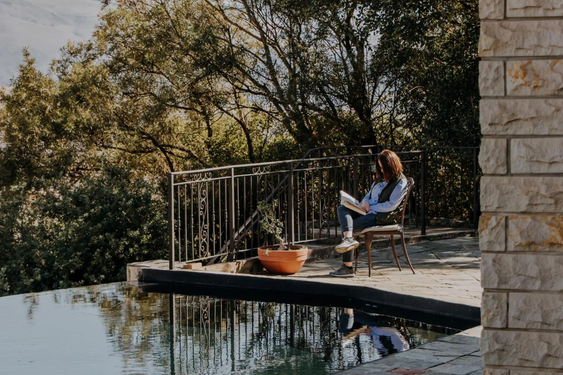 People in Inkungu Lodge