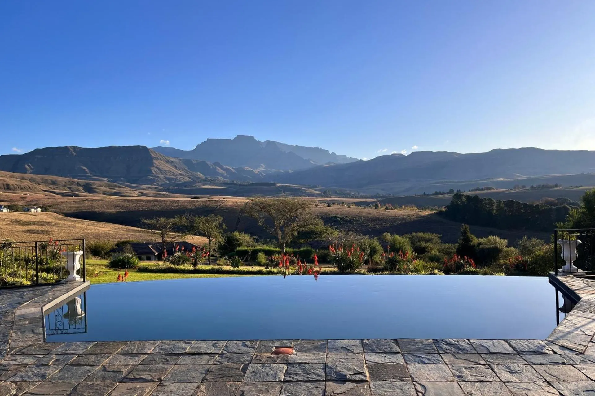 Mountain view in Inkungu Lodge