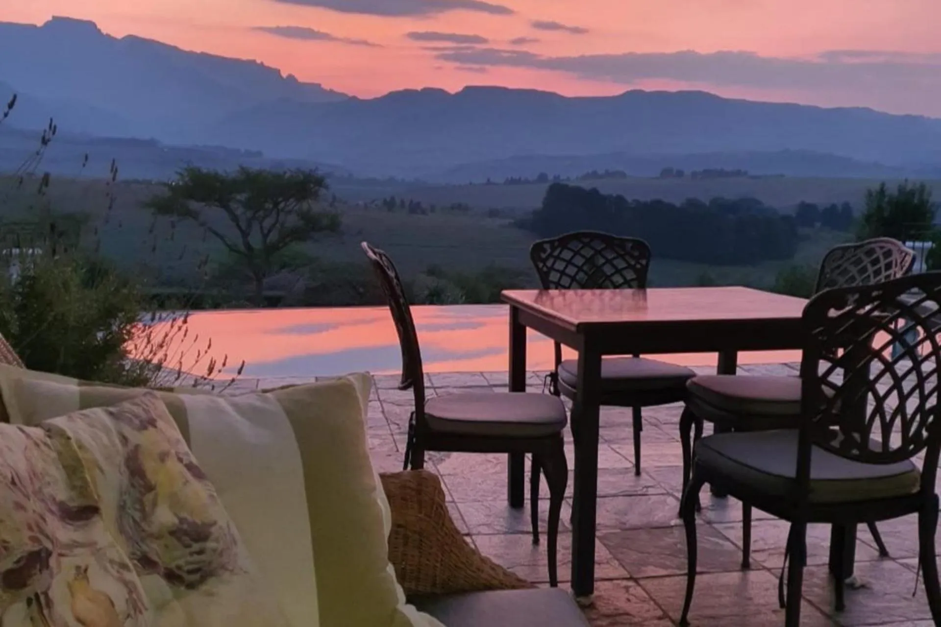 Mountain view in Inkungu Lodge