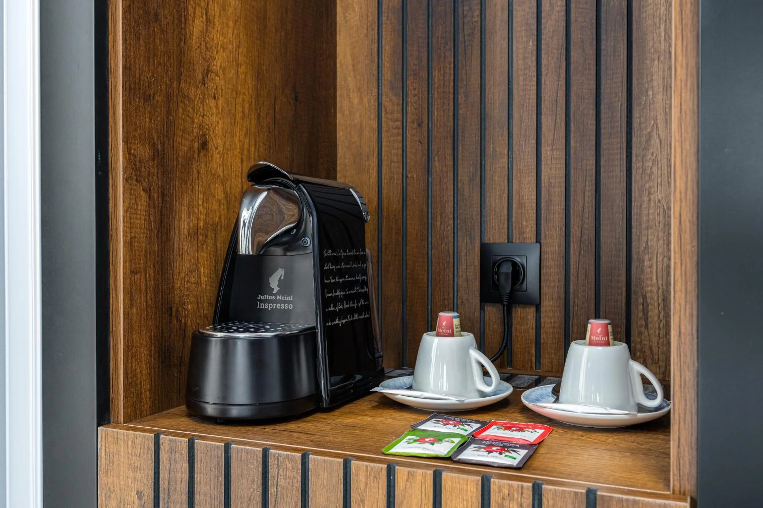 Coffee/tea facilities in Hotel Qvevrebi
