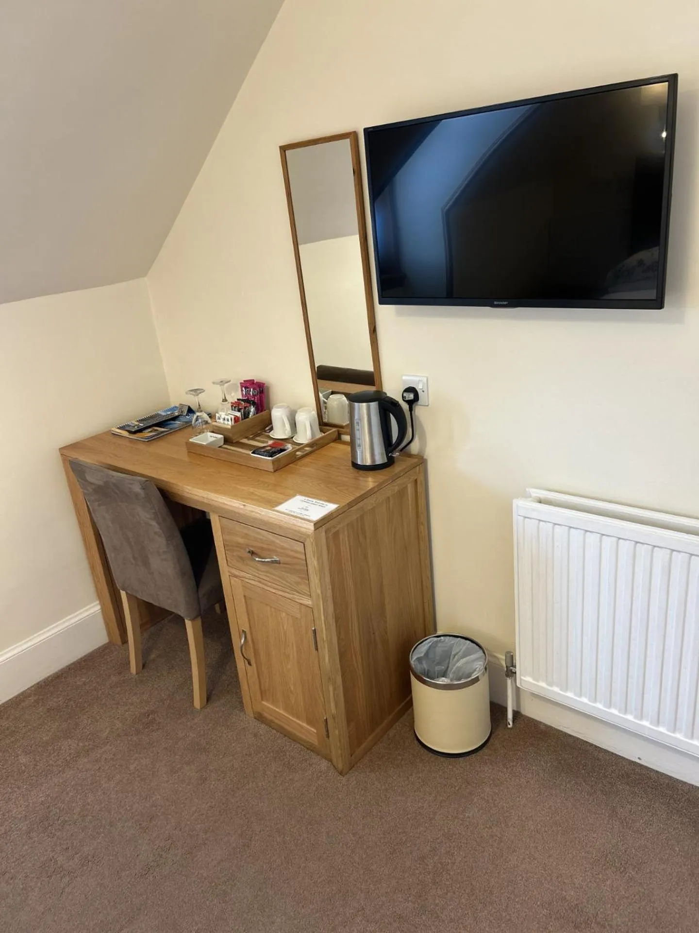 TV and multimedia in Corunna Bed & Breakfast and Corunna Cottage