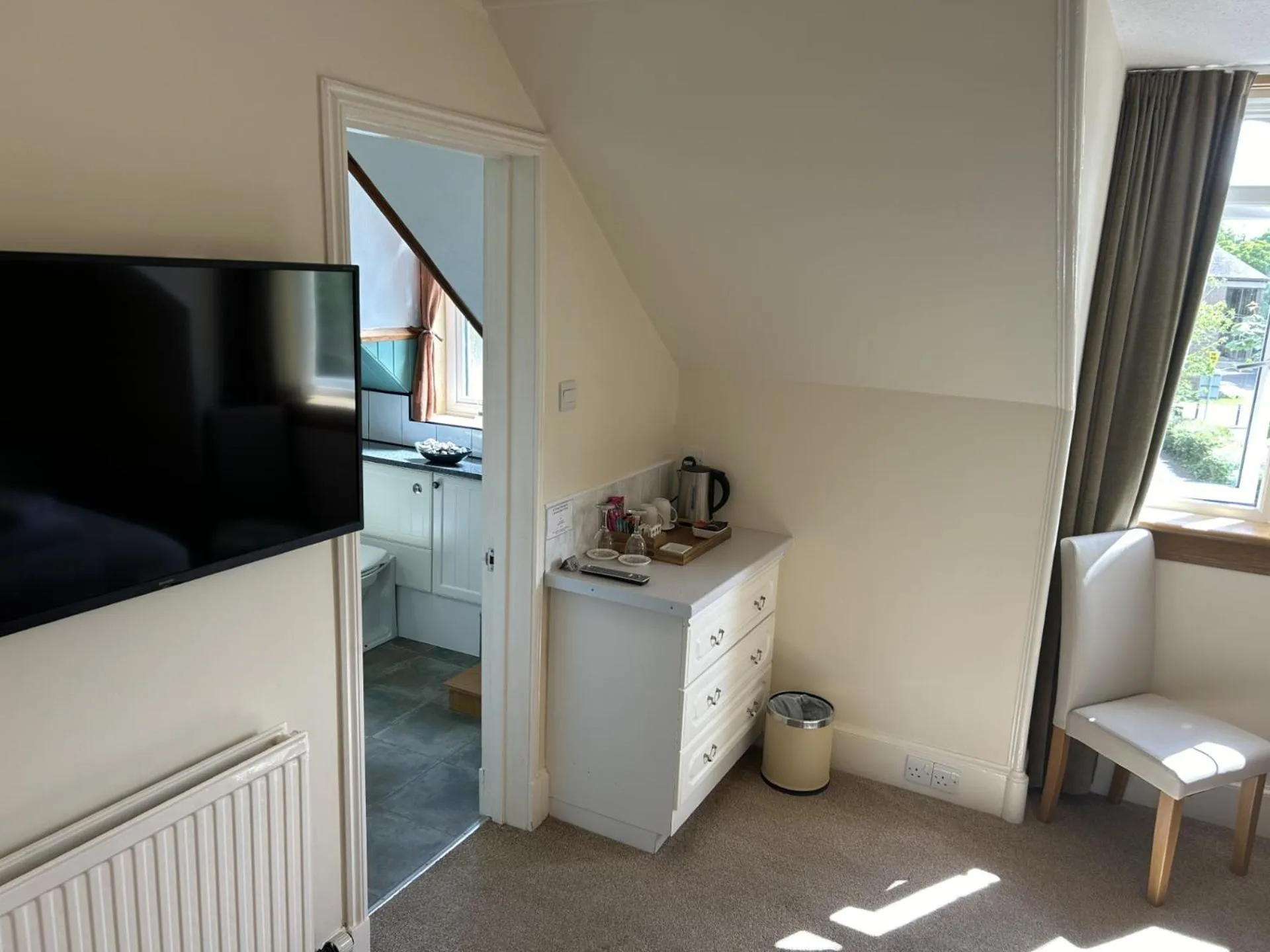 Coffee/tea facilities in Corunna Bed & Breakfast and Corunna Cottage