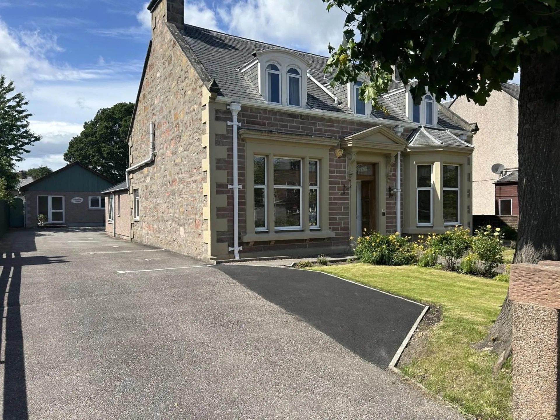 Property building in Corunna Bed & Breakfast and Corunna Cottage