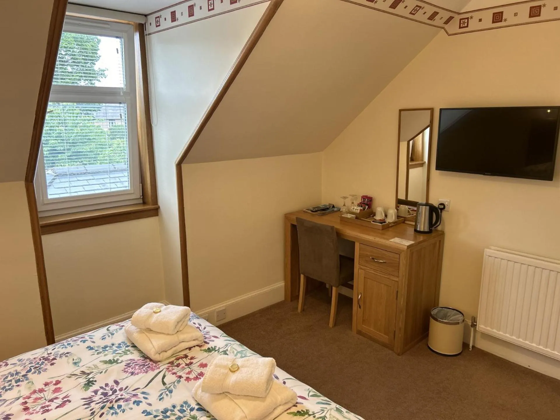 TV and multimedia, Bed in Corunna Bed & Breakfast and Corunna Cottage