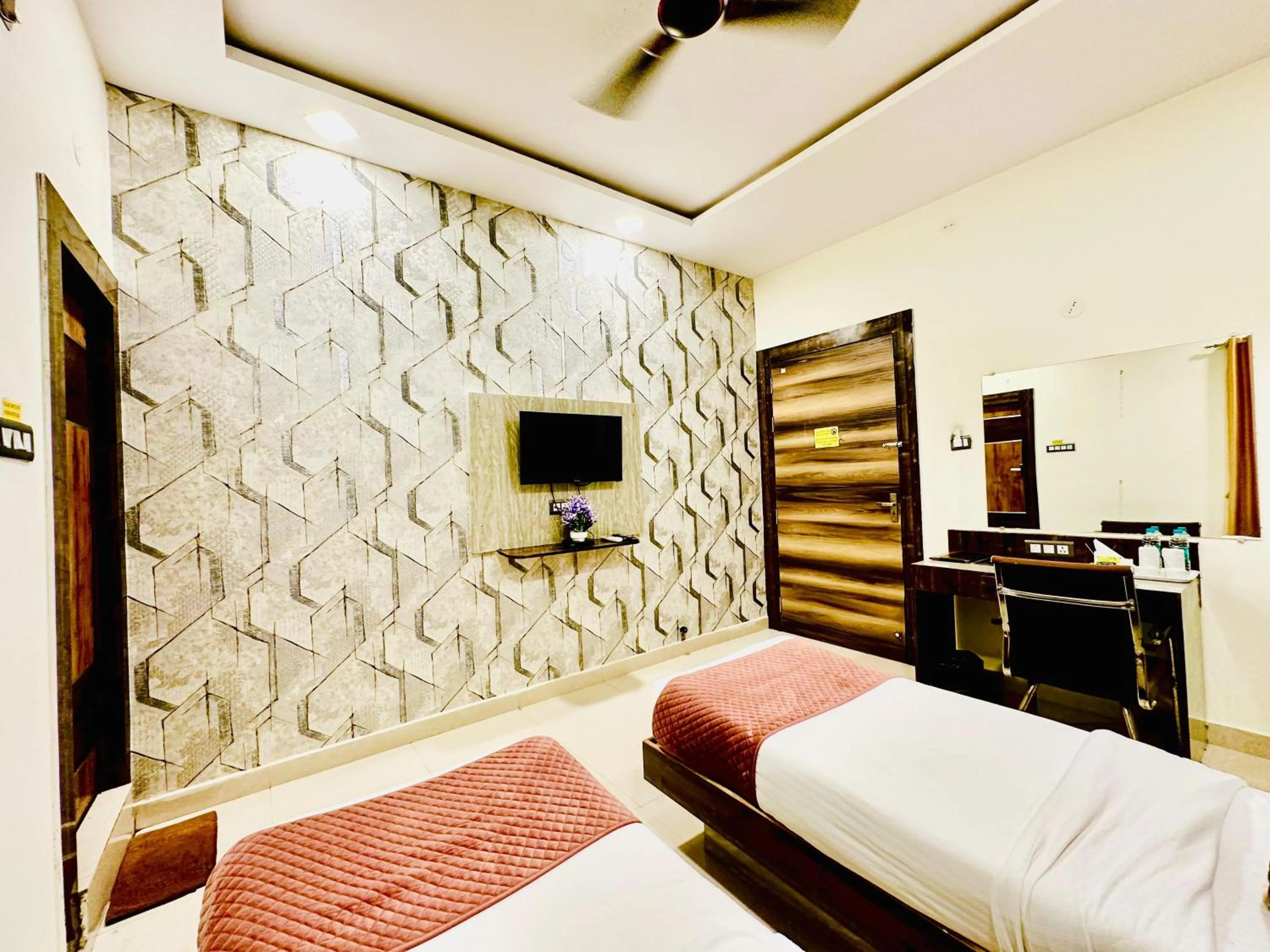 Property building, Bed in Hotel Sky International- Airport Zone Hyderabad