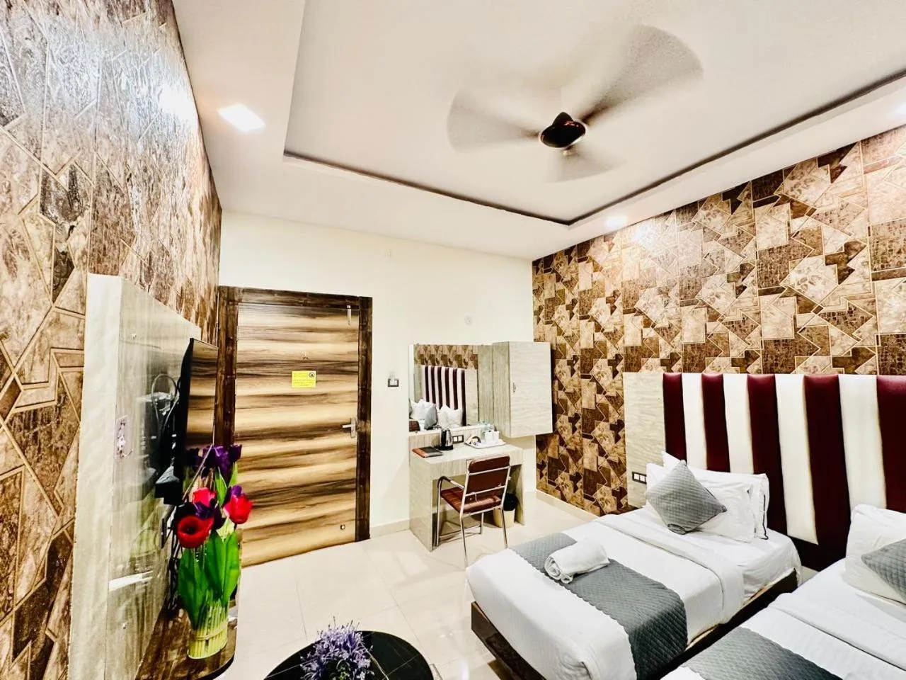 Property building, Bed in Hotel Sky International- Airport Zone Hyderabad