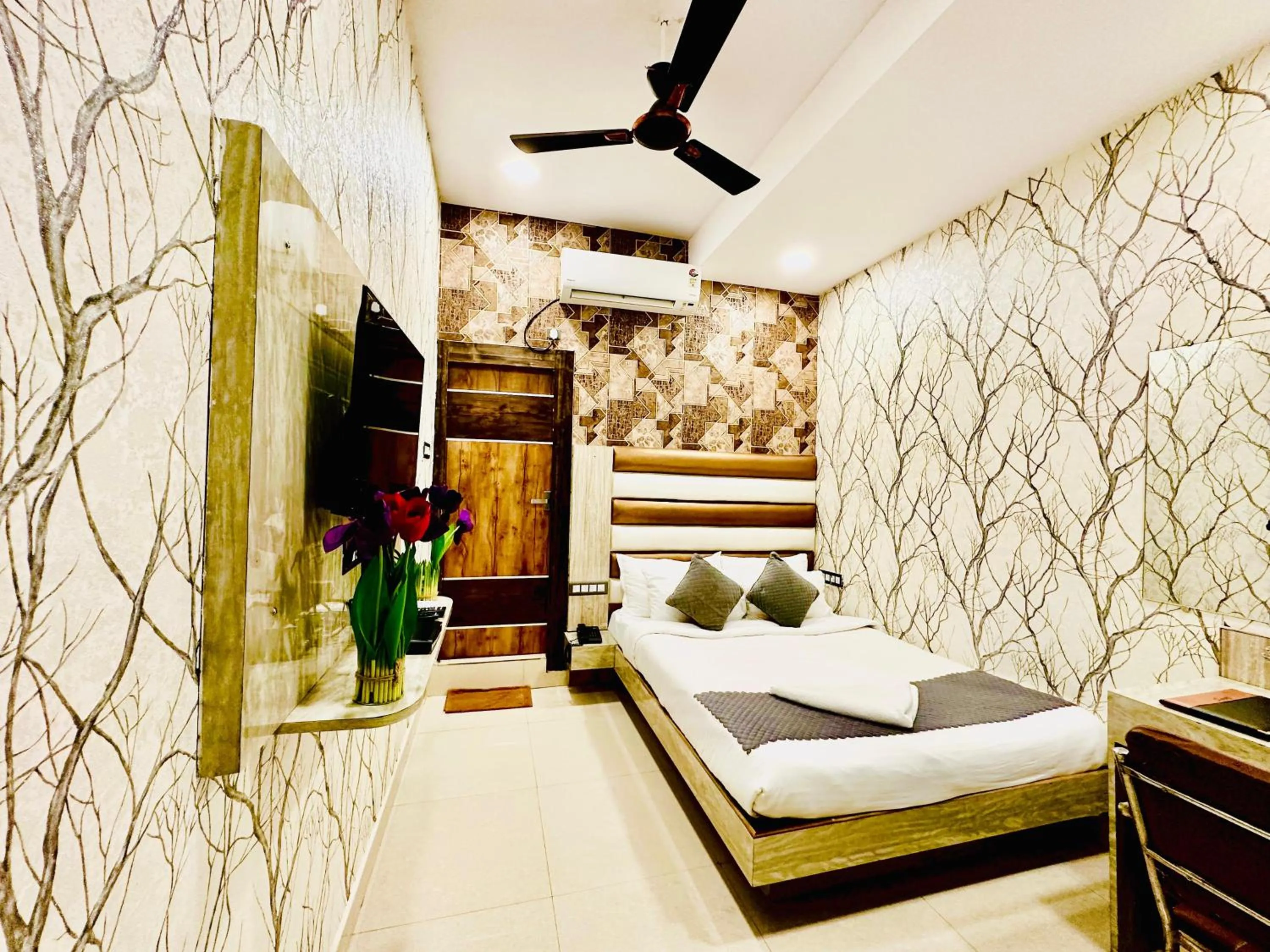 Property building, Bed in Hotel Sky International- Airport Zone Hyderabad