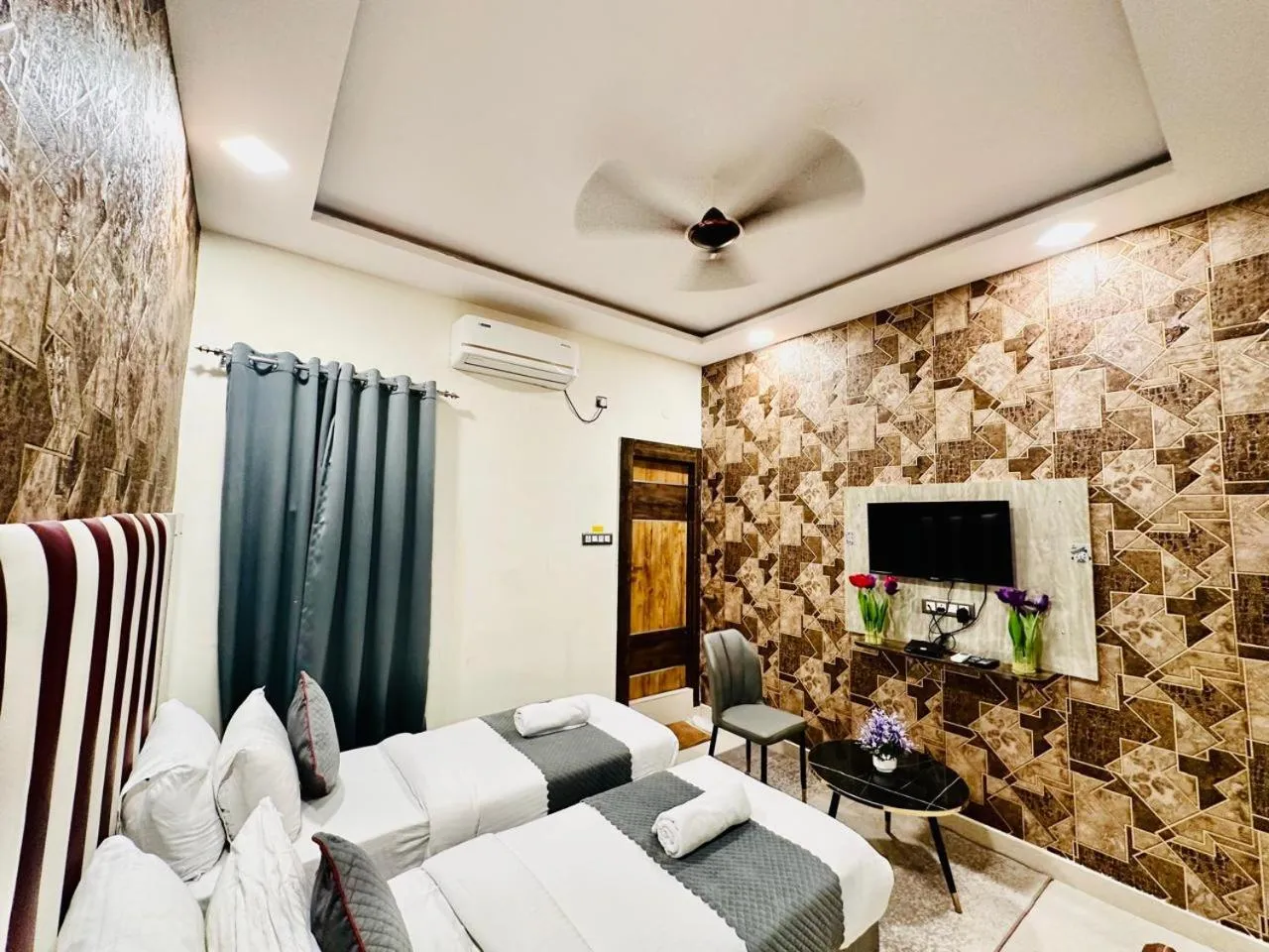 Property building, Bed in Hotel Sky International- Airport Zone Hyderabad