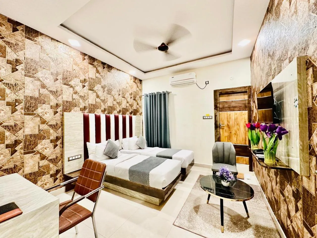 Property building, Bed in Hotel Sky International- Airport Zone Hyderabad