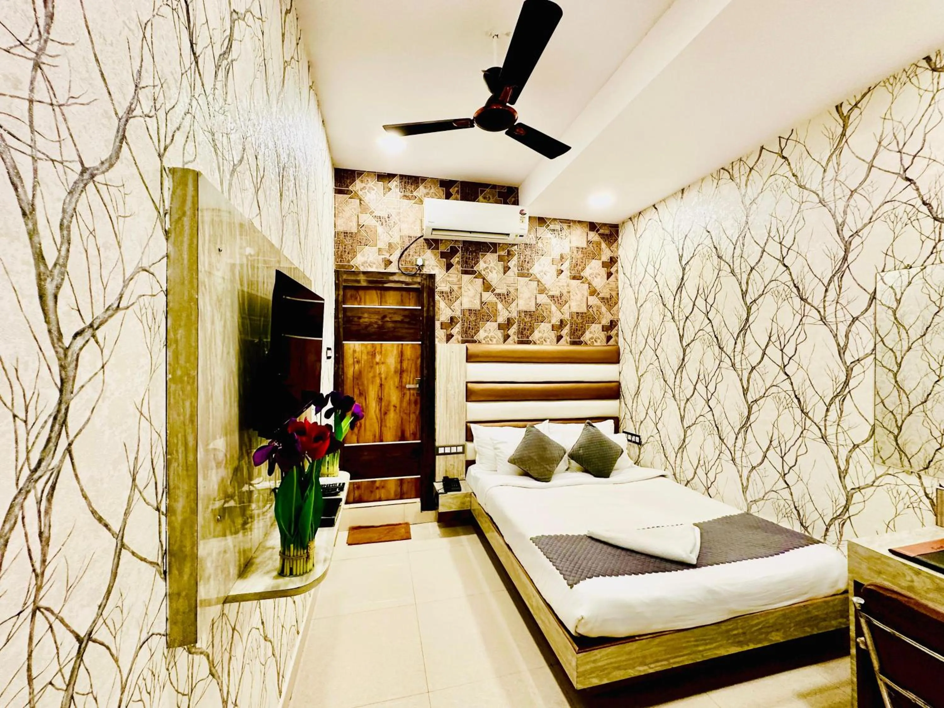 Property building, Bed in Hotel Sky International- Airport Zone Hyderabad