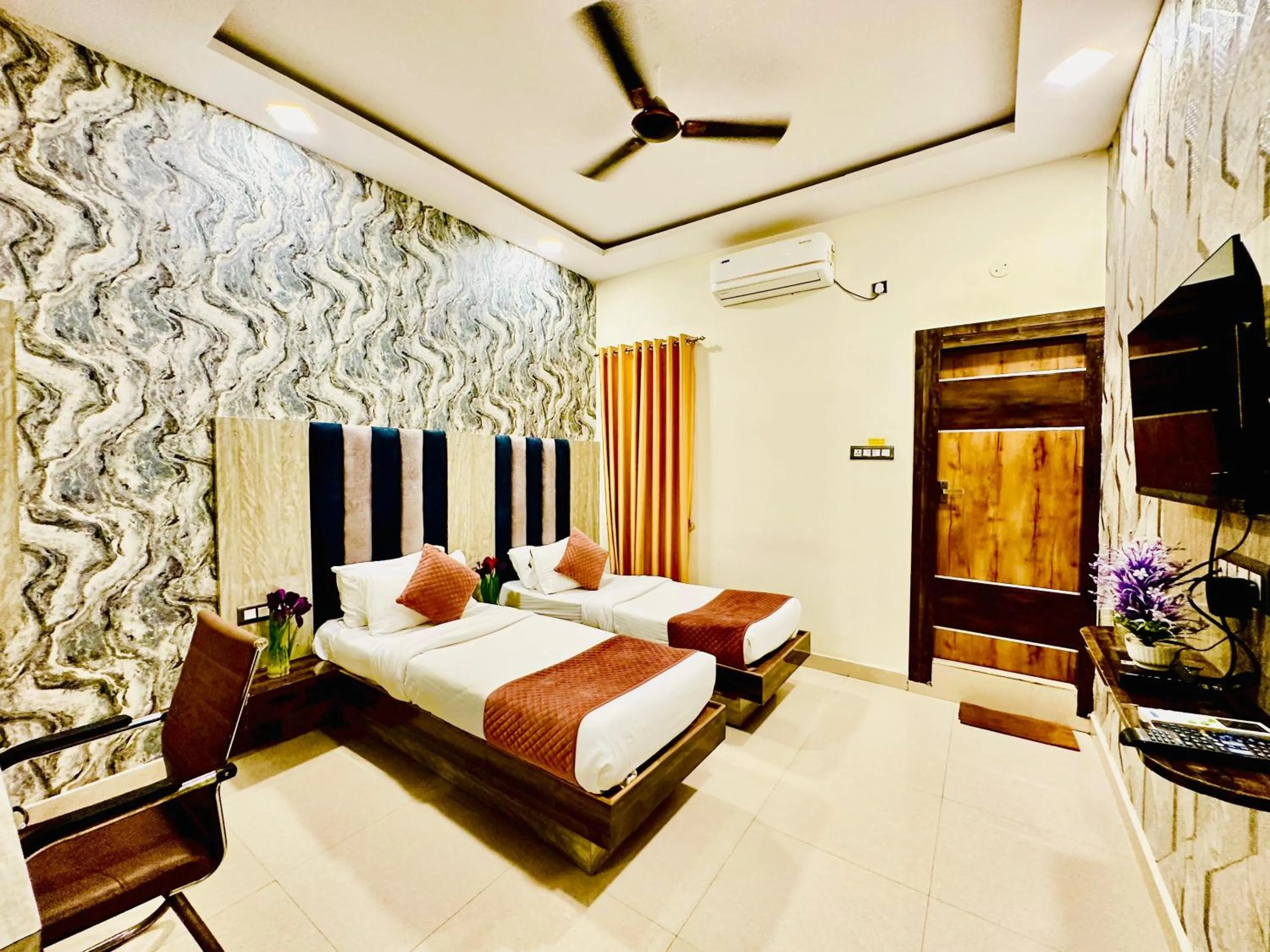 Property building, Bed in Hotel Sky International- Airport Zone Hyderabad
