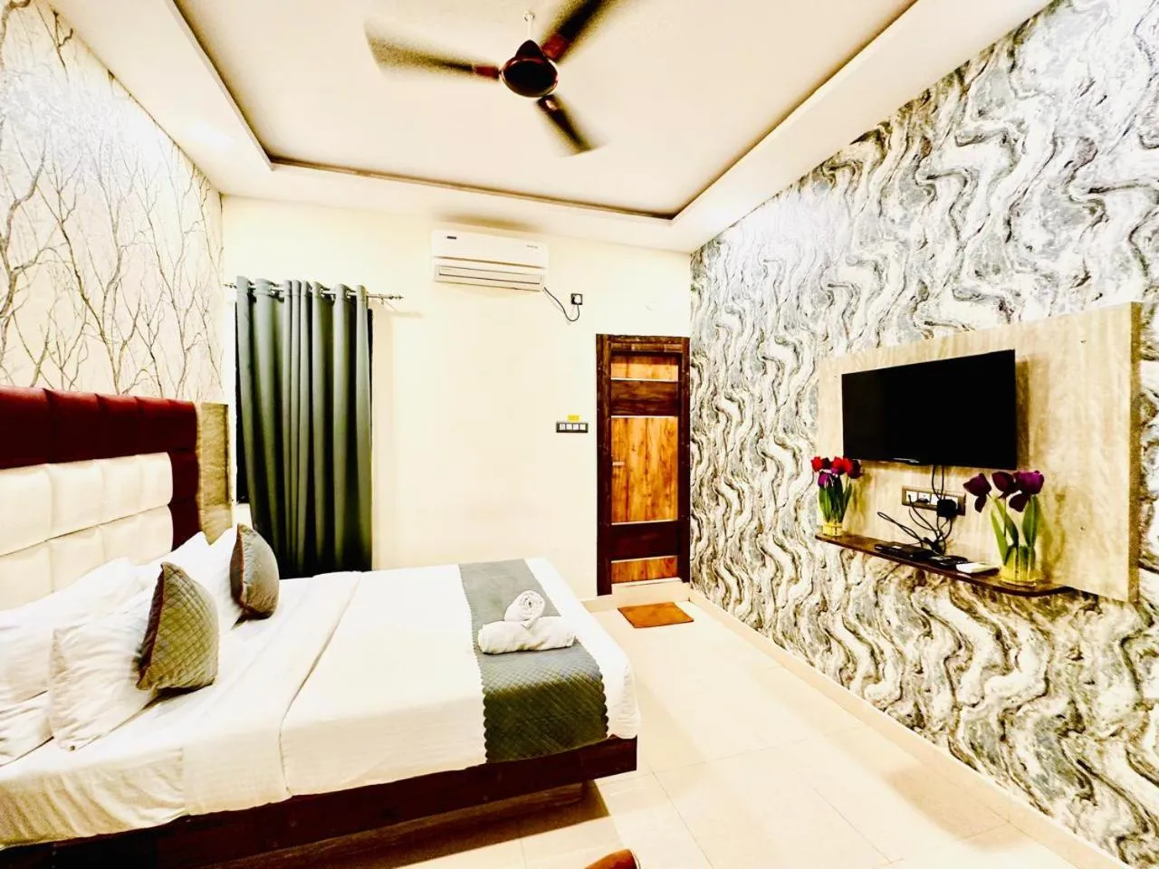Property building, Bed in Hotel Sky International- Airport Zone Hyderabad