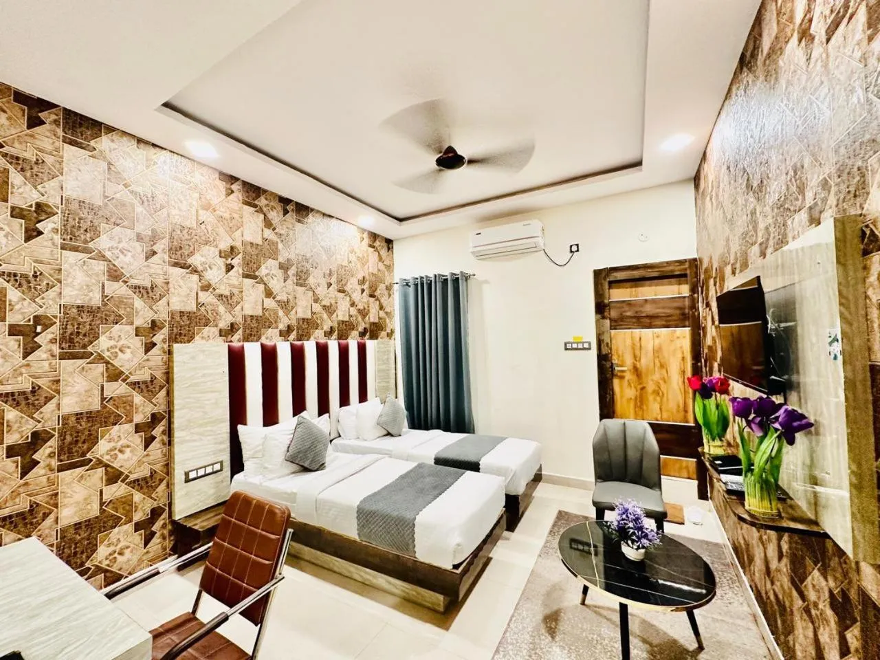 Property building, Bed in Hotel Sky International- Airport Zone Hyderabad