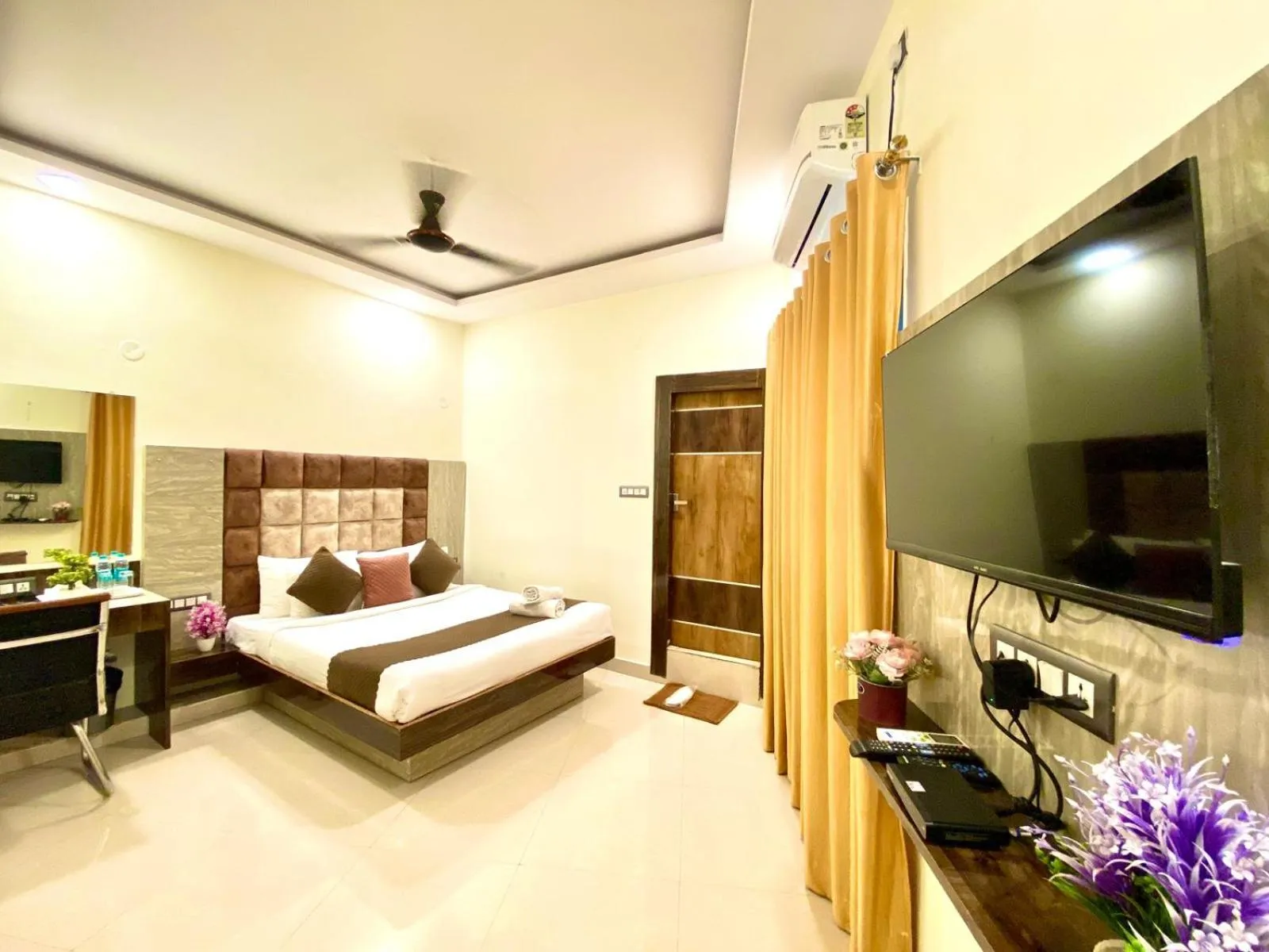 Property building, Bed in Hotel Sky International- Airport Zone Hyderabad