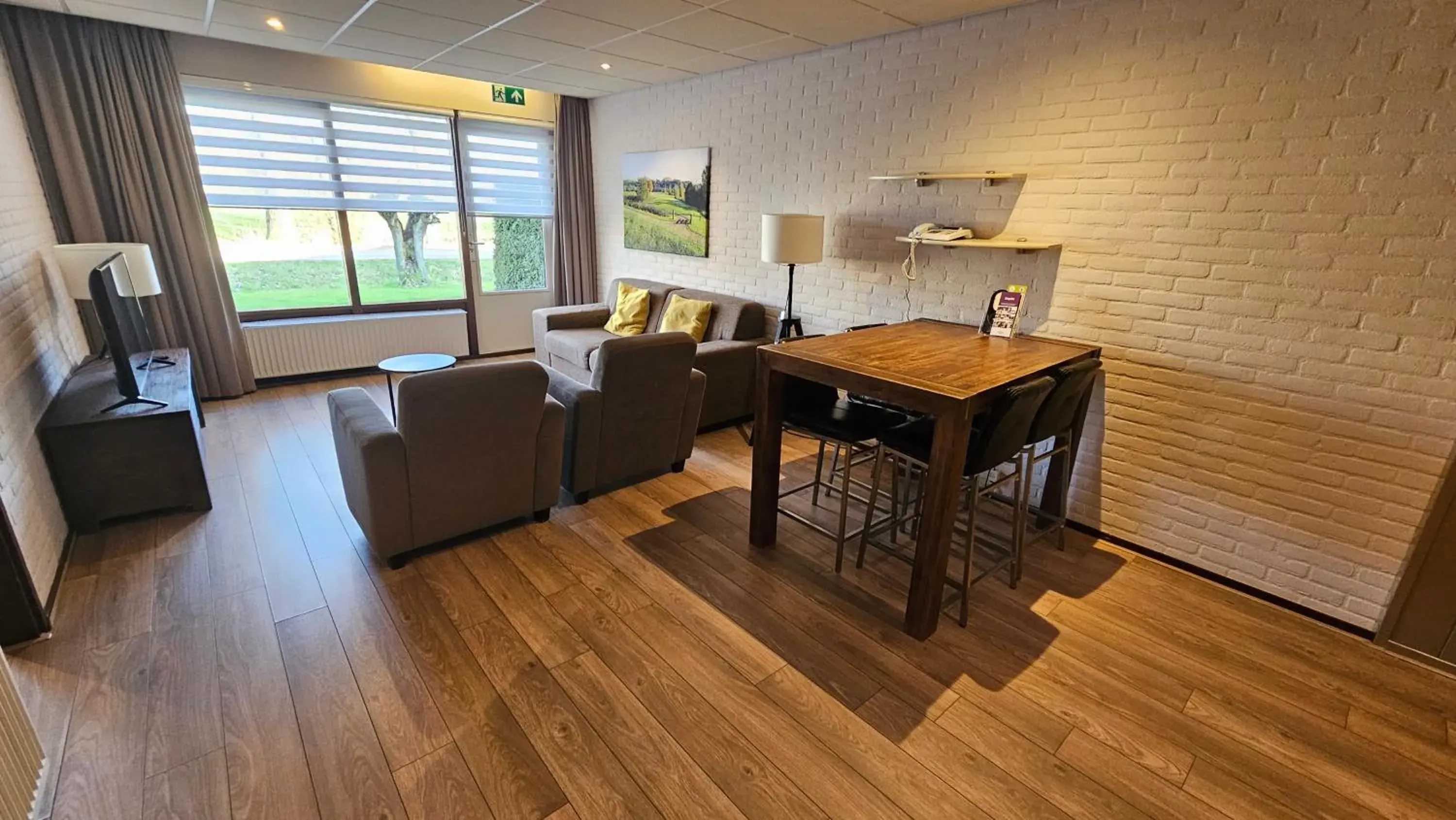 Comfort Quadruple Room in Aparthotel Delden Comfort Quadruple Room in Aparthotel Delden