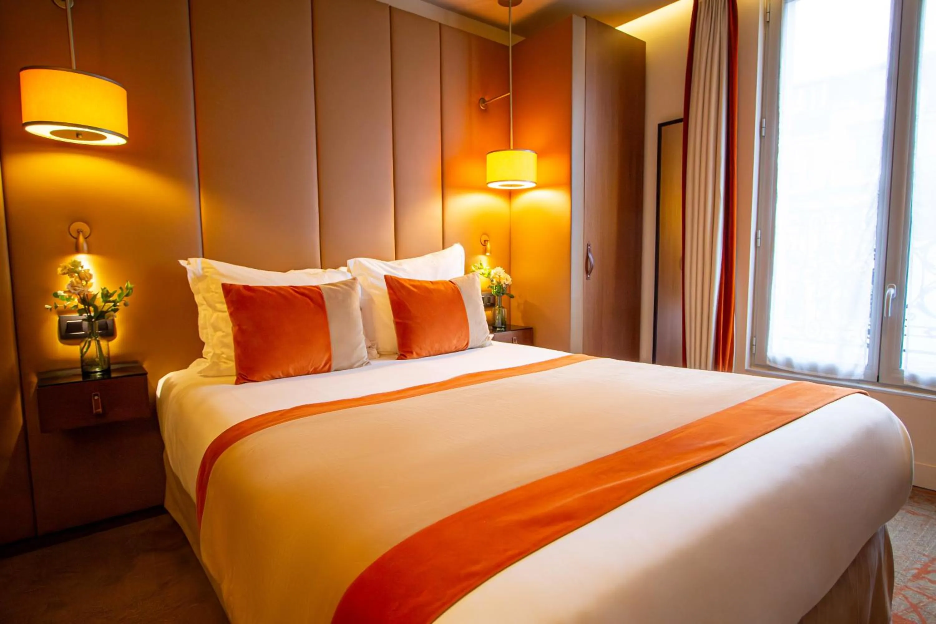 Bedroom, Bed in Hôtel La Bourdonnais by Inwood Hotels