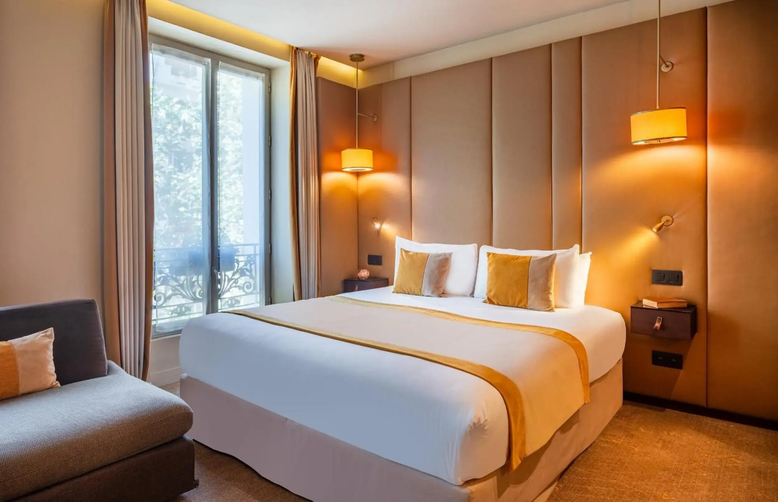 Deluxe Triple Room in Hôtel La Bourdonnais by Inwood Hotels Deluxe Triple Room in Hôtel La Bourdonnais by Inwood Hotels