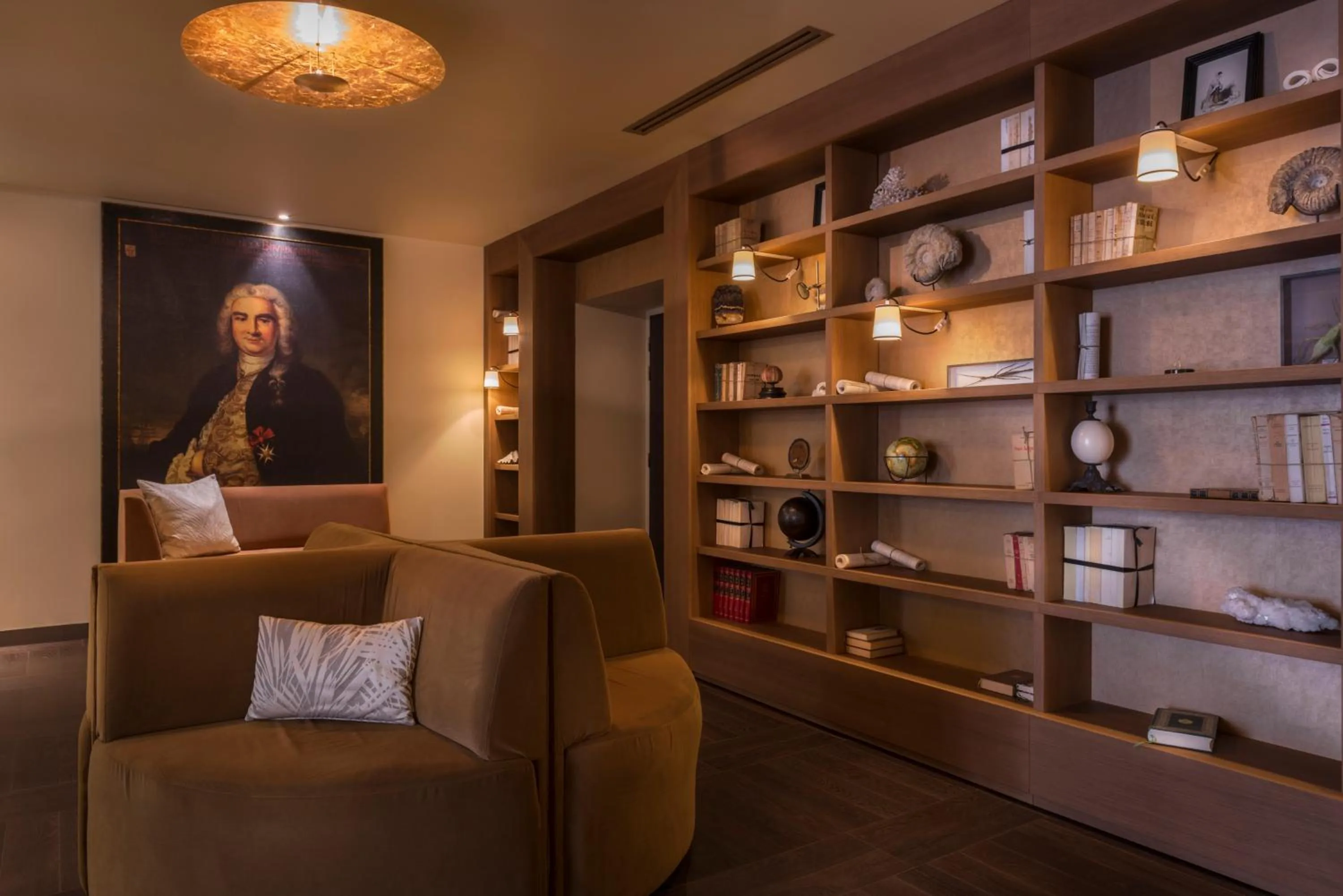 Library in Hôtel La Bourdonnais by Inwood Hotels
