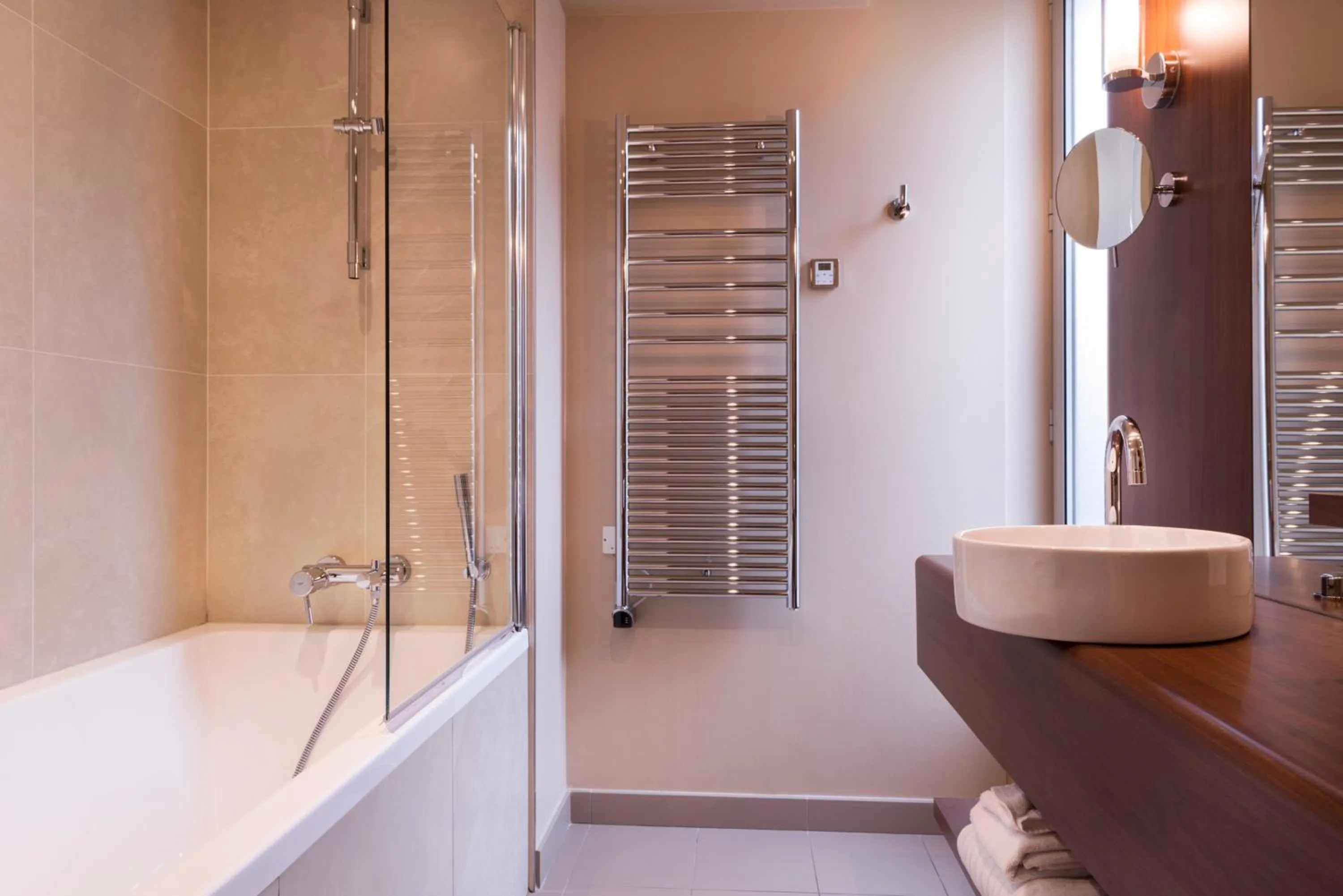 Bathroom in Hôtel La Bourdonnais by Inwood Hotels