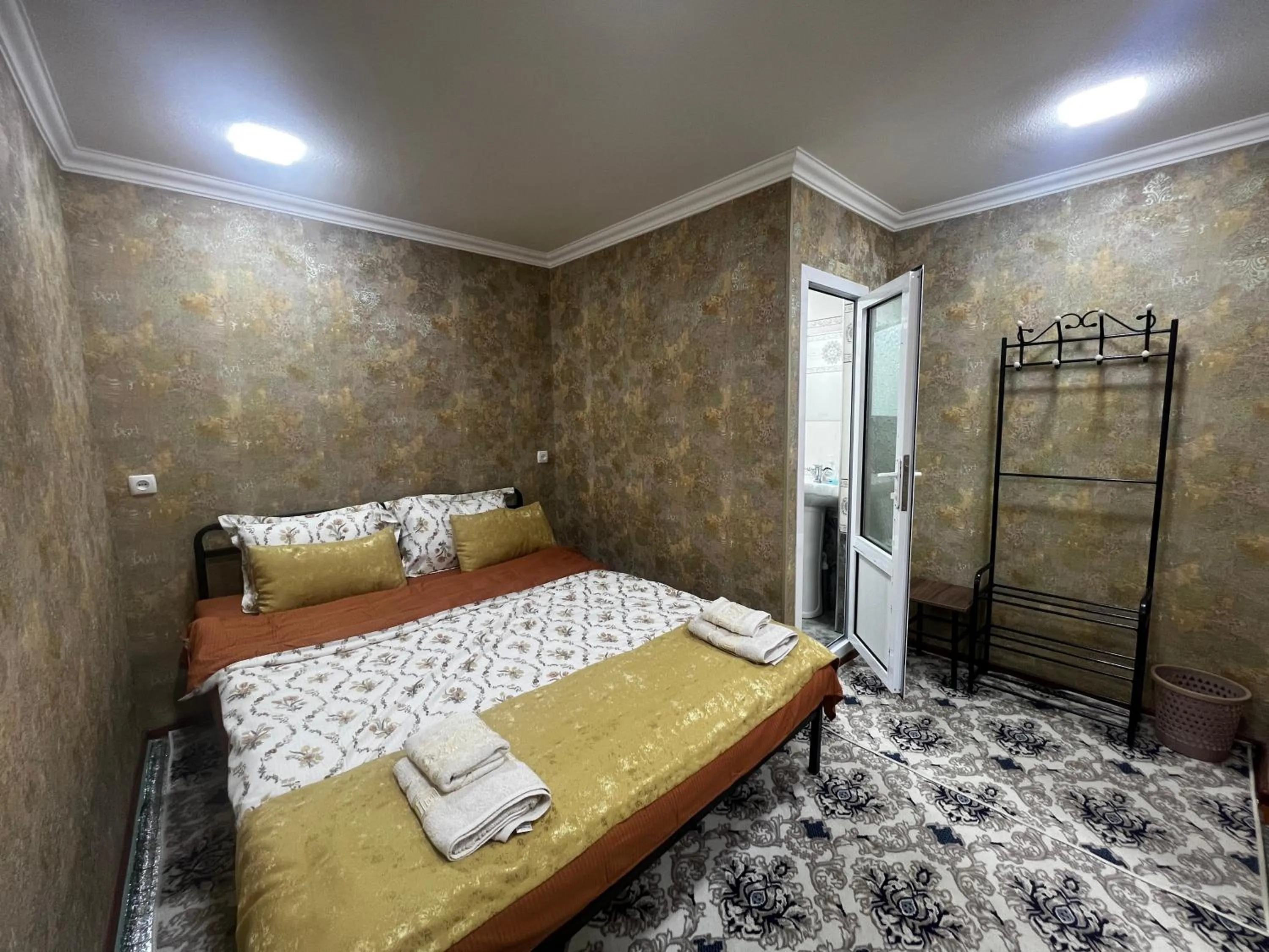 Bed in Reyhana Unique House