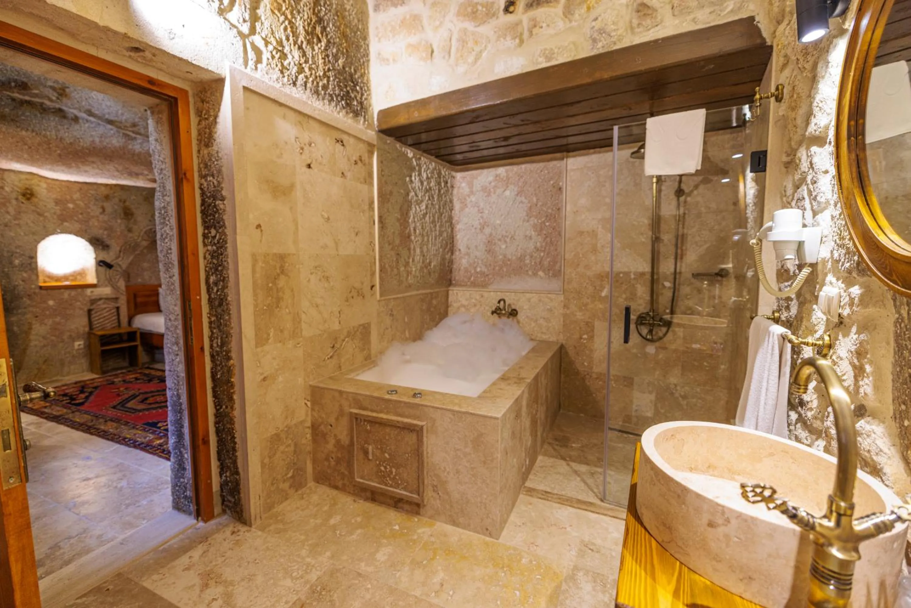 Shower in Canyon Cave Hotel