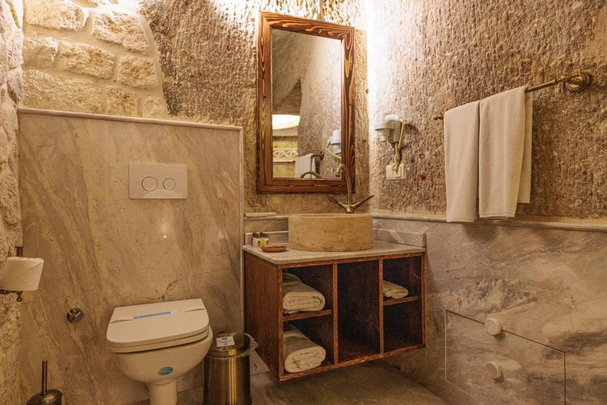 Toilet in Canyon Cave Hotel