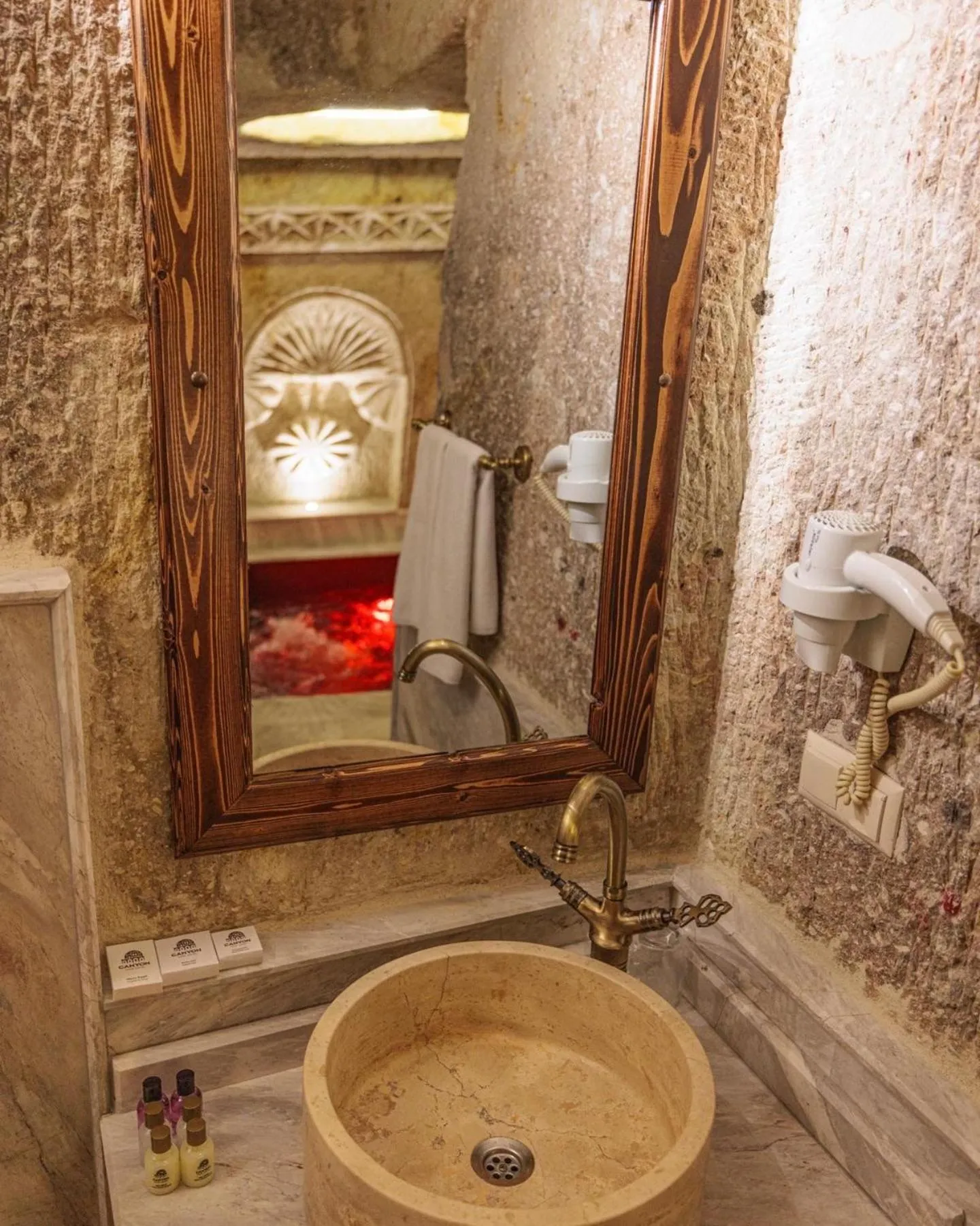 Bathroom in Canyon Cave Hotel