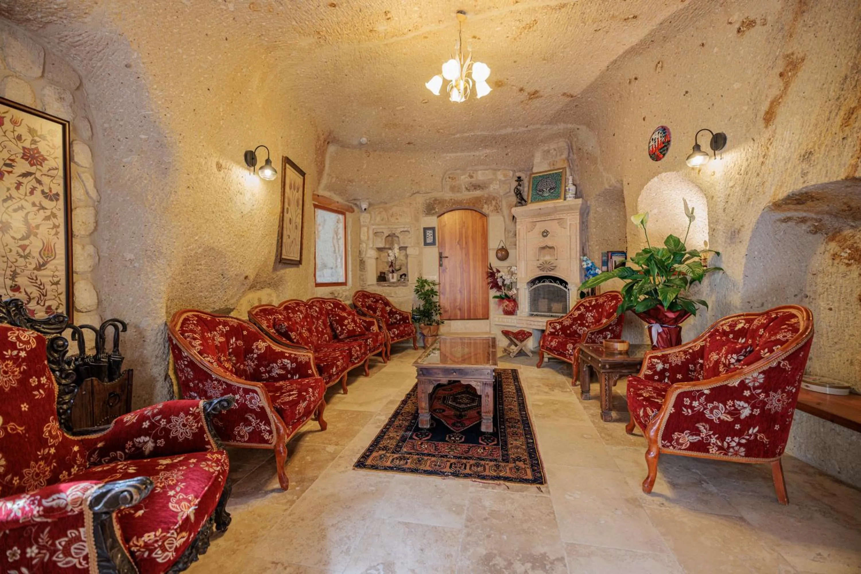 Lobby or reception in Canyon Cave Hotel