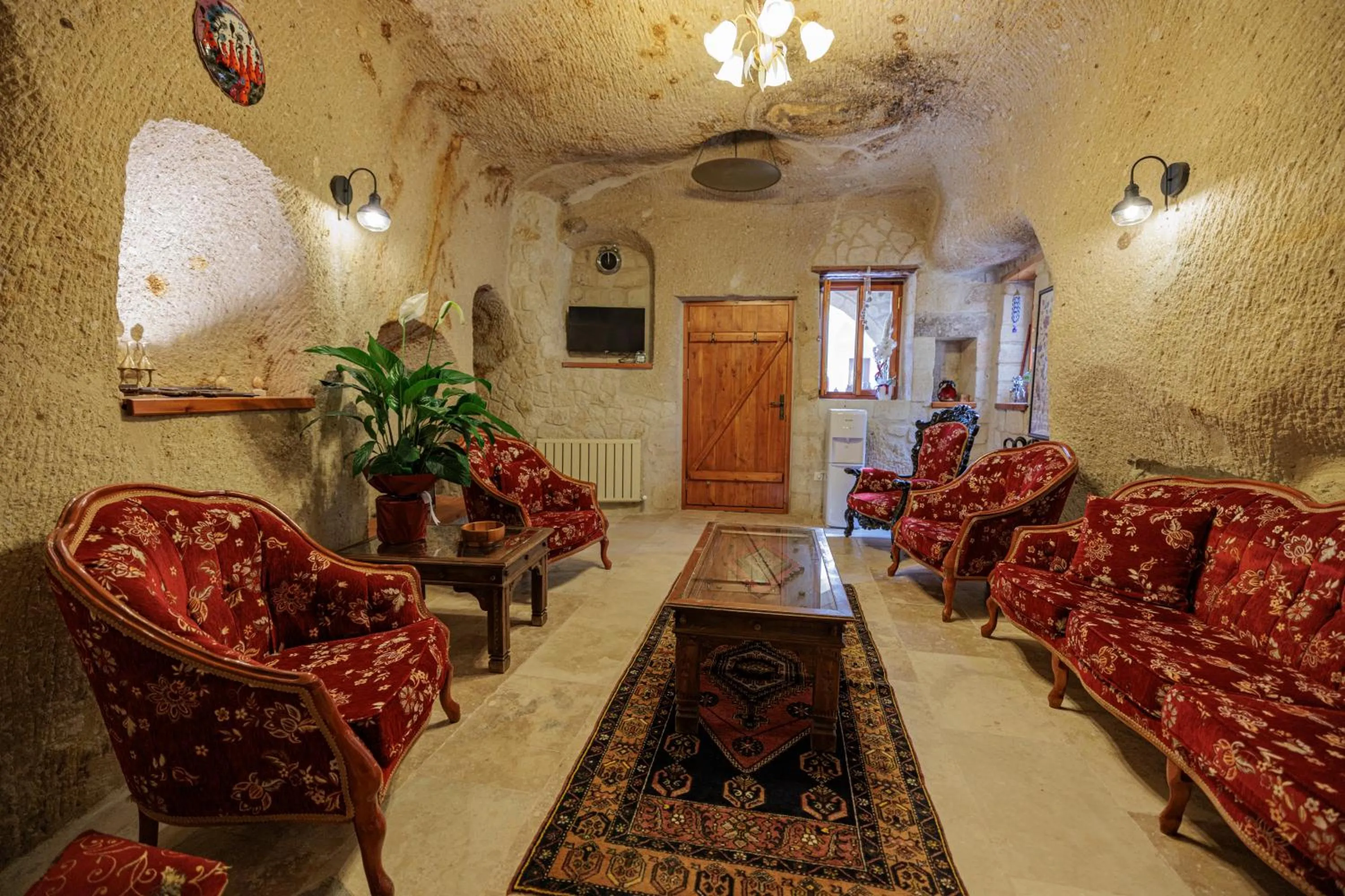 Lobby or reception in Canyon Cave Hotel