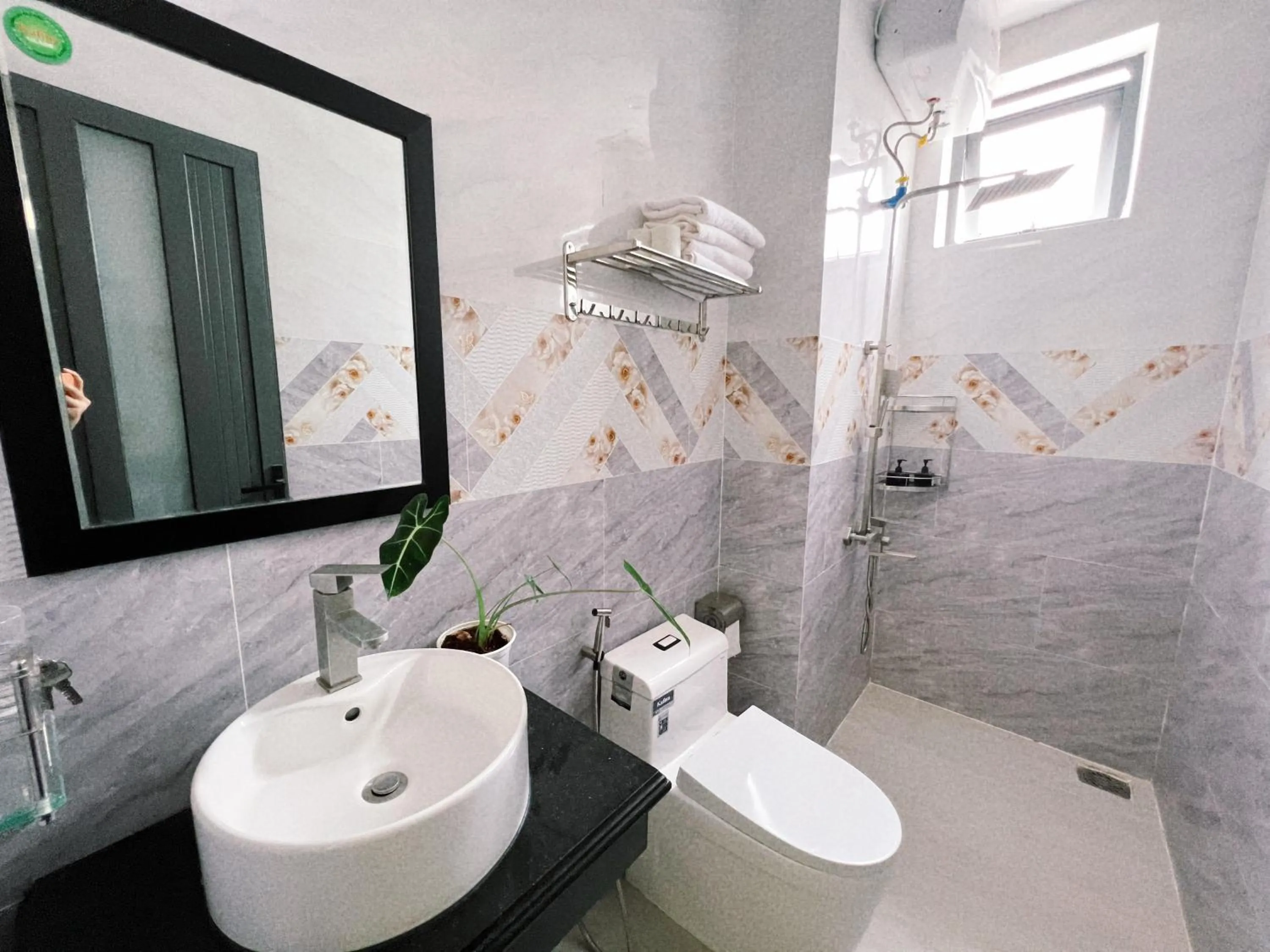 Shower in D Home Da Lat 2