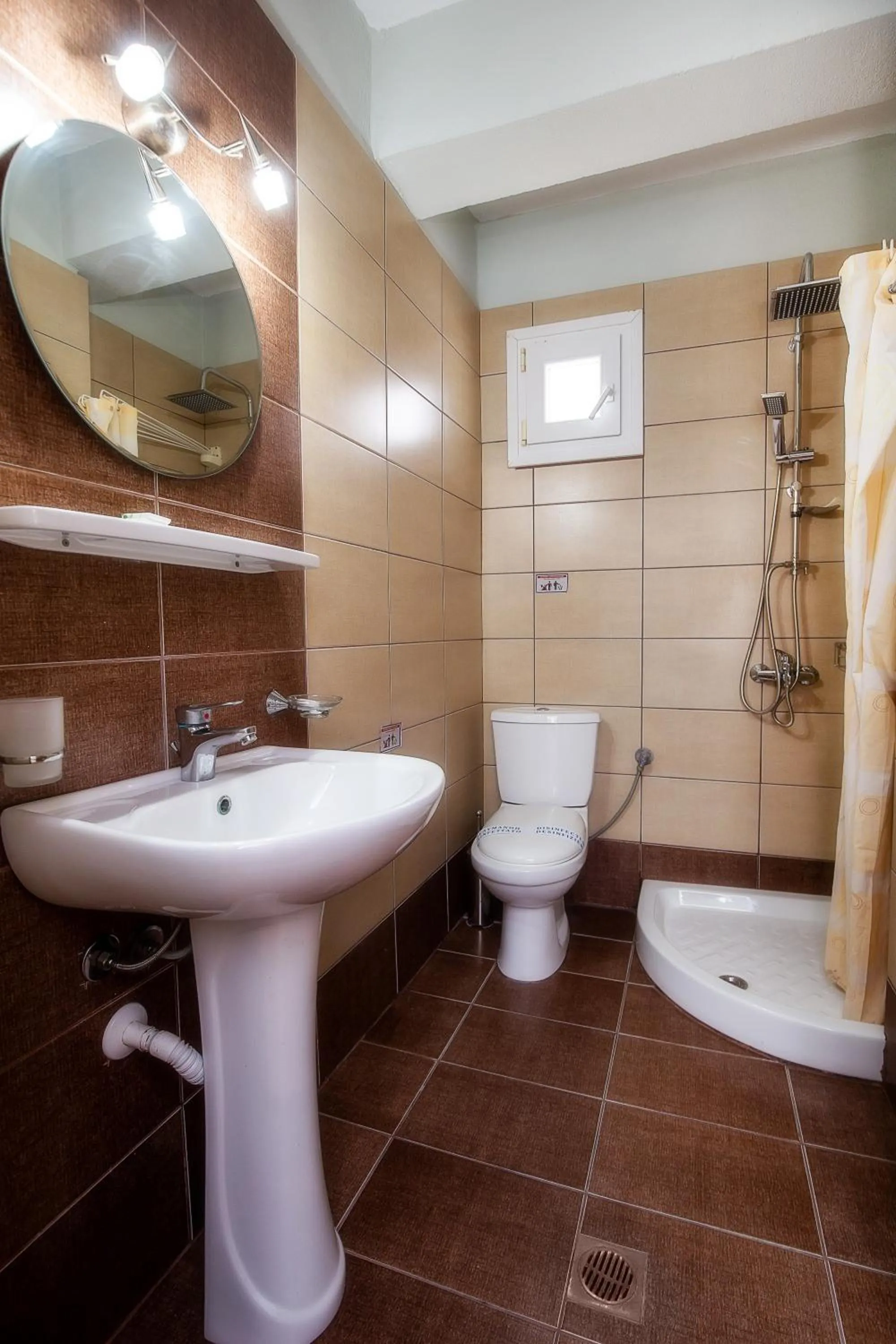 Bathroom in Famelia Studios Lampiris