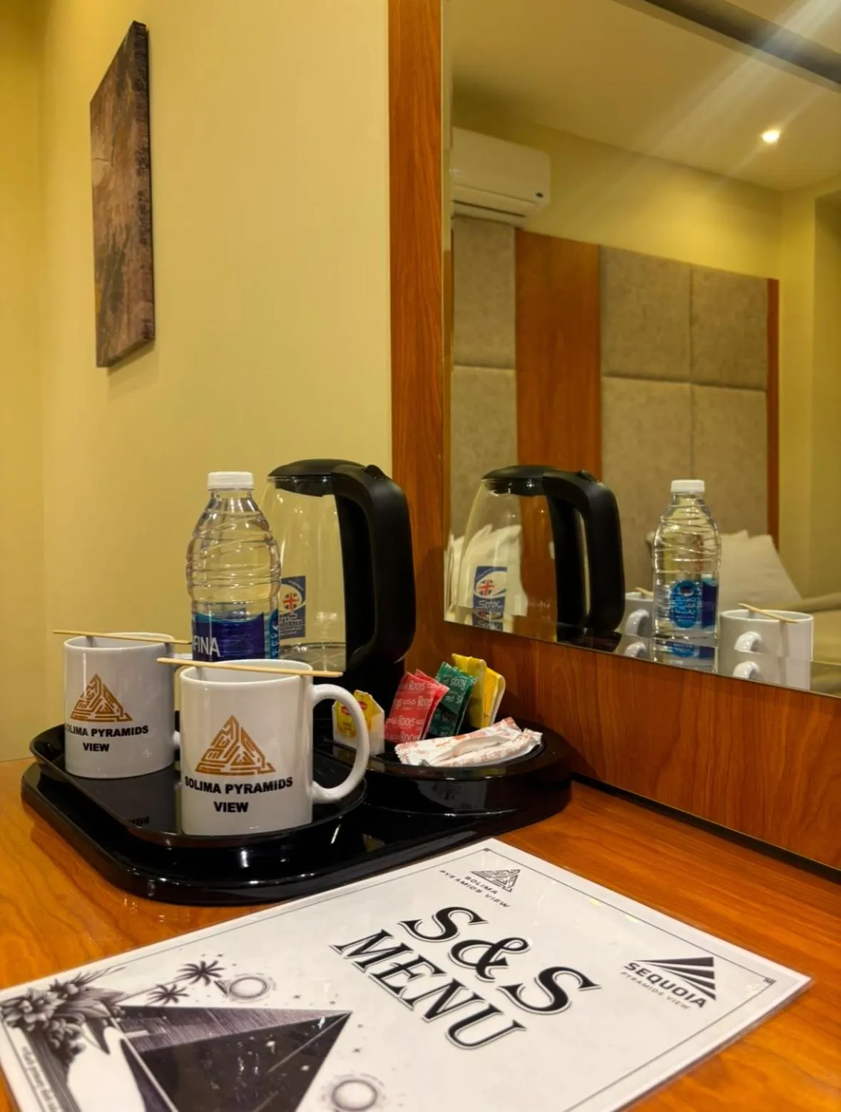 Drinks in Solima Pyramids View