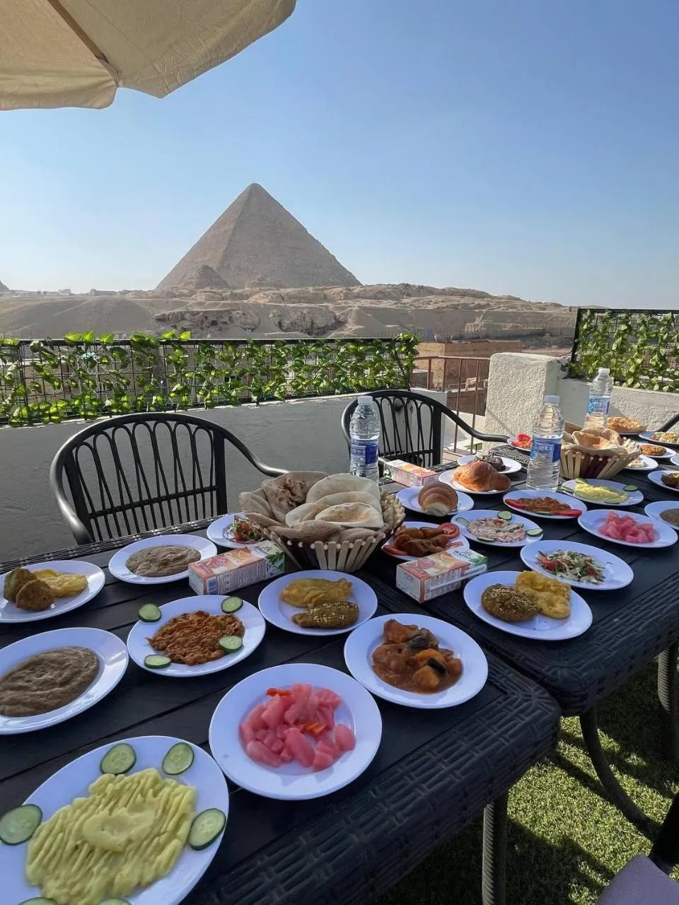 Restaurant/places to eat in Solima Pyramids View