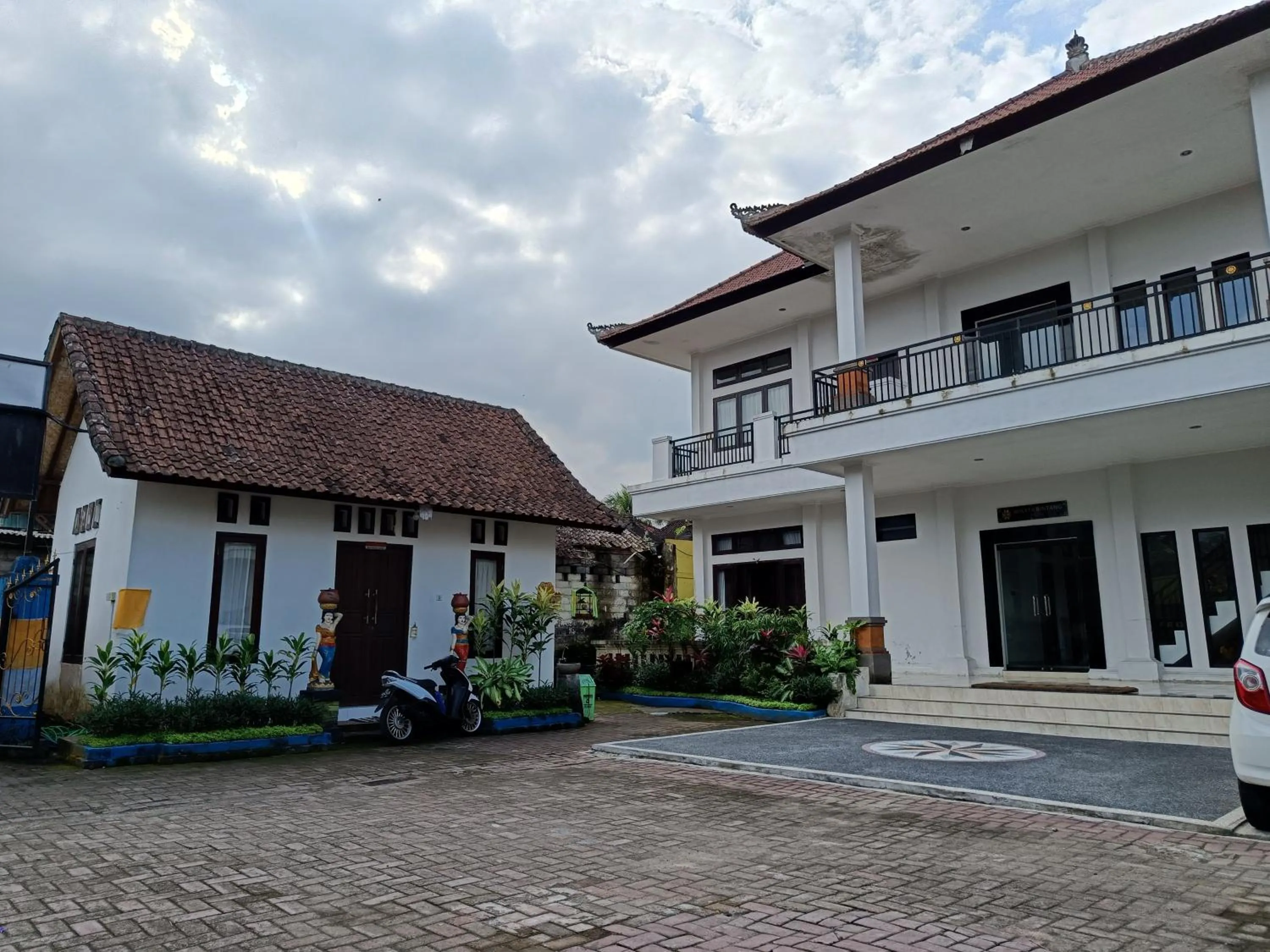 Property building in Wisata Bintang Hotel