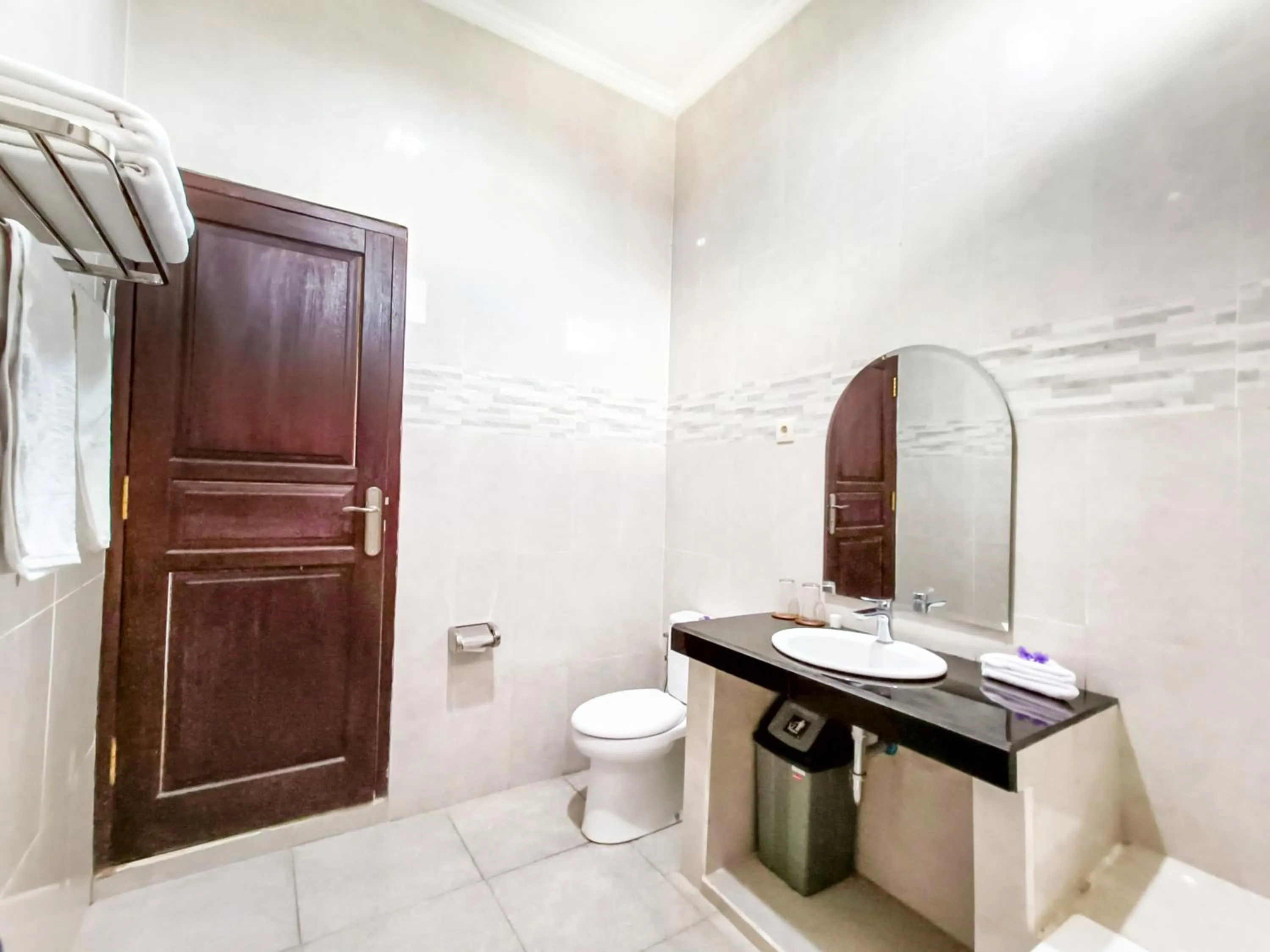 Toilet in Wisata Bintang Hotel