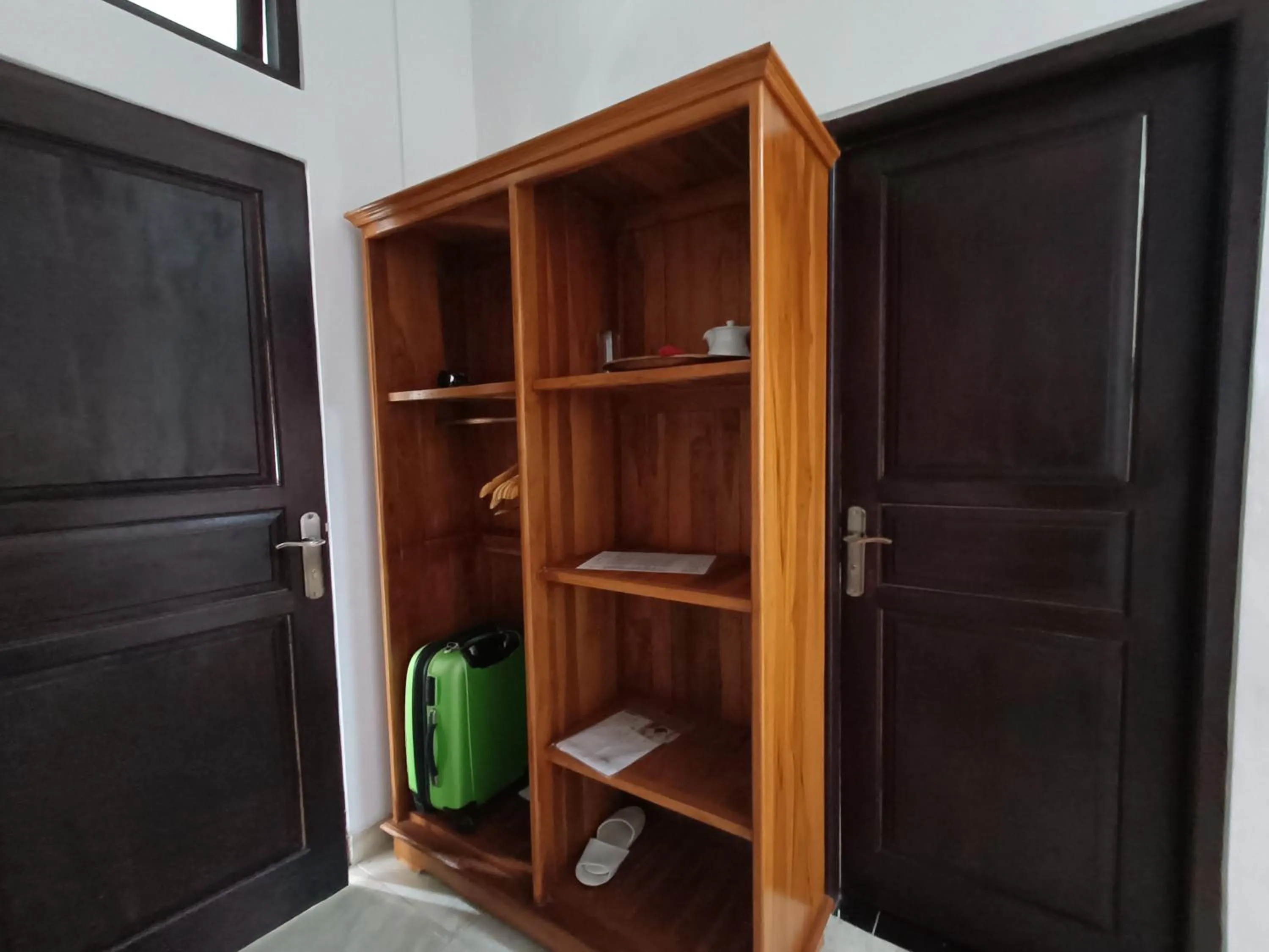 wardrobe in Wisata Bintang Hotel