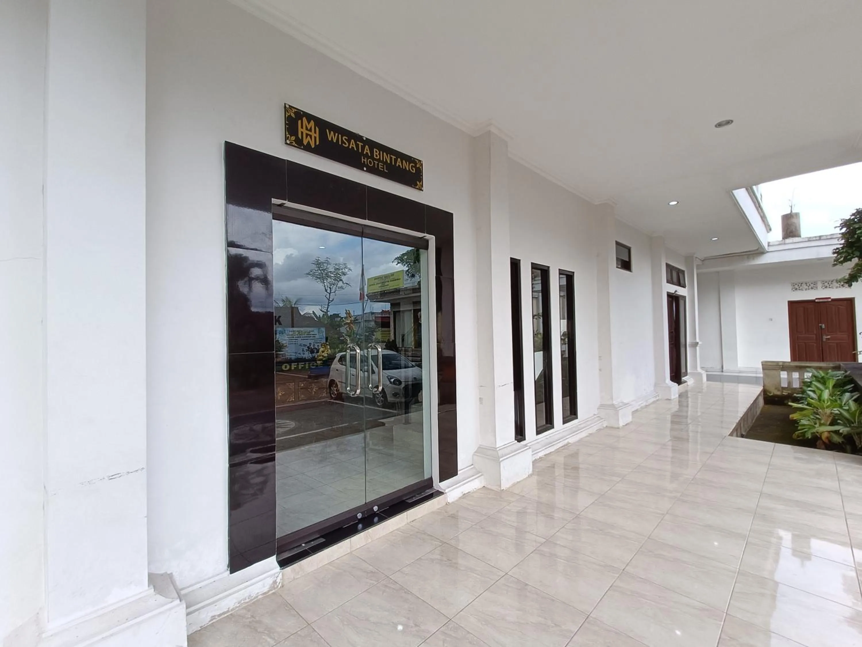 Facade/entrance in Wisata Bintang Hotel