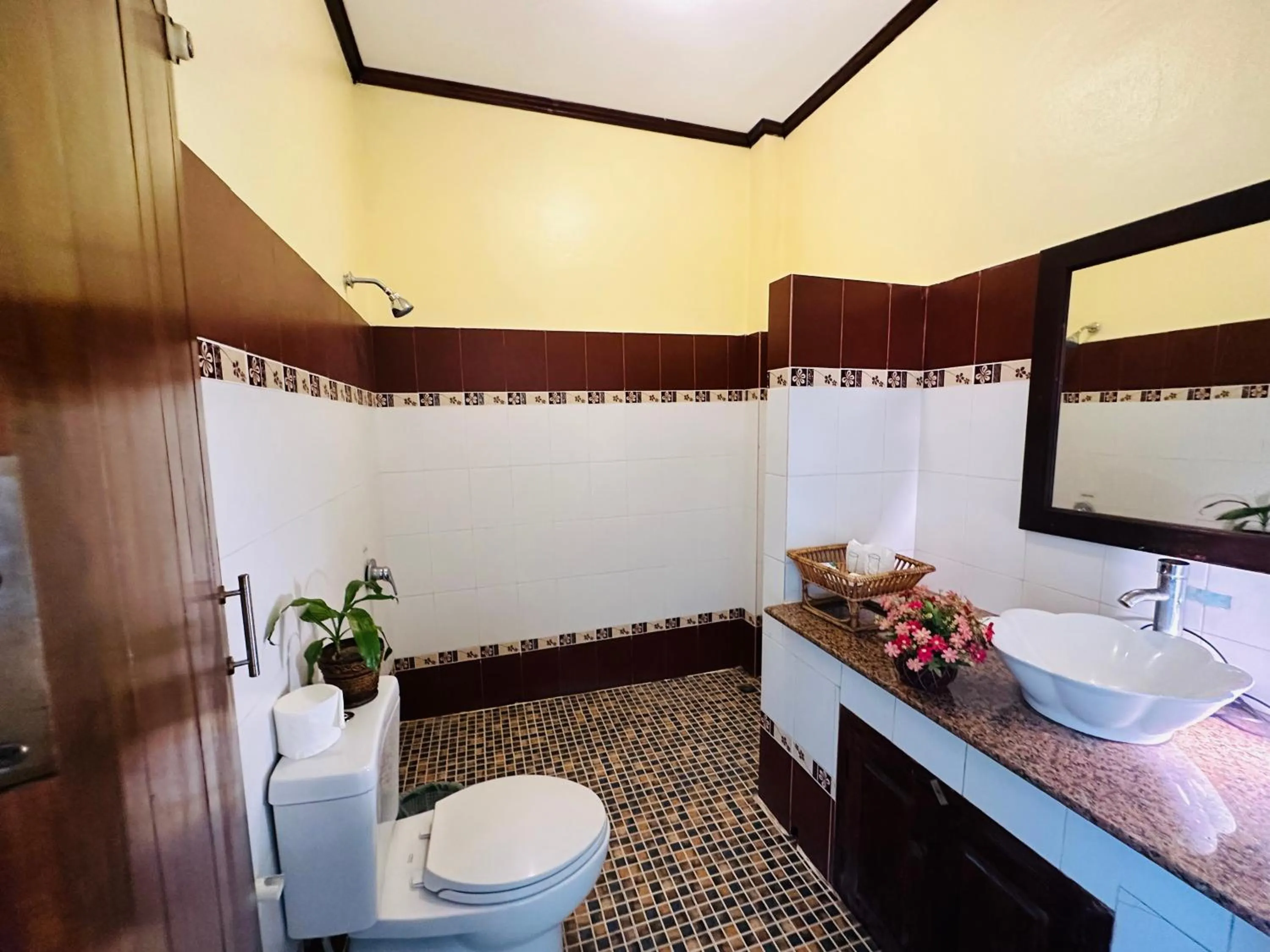 Toilet in Visoun Luang Prabang Hotel