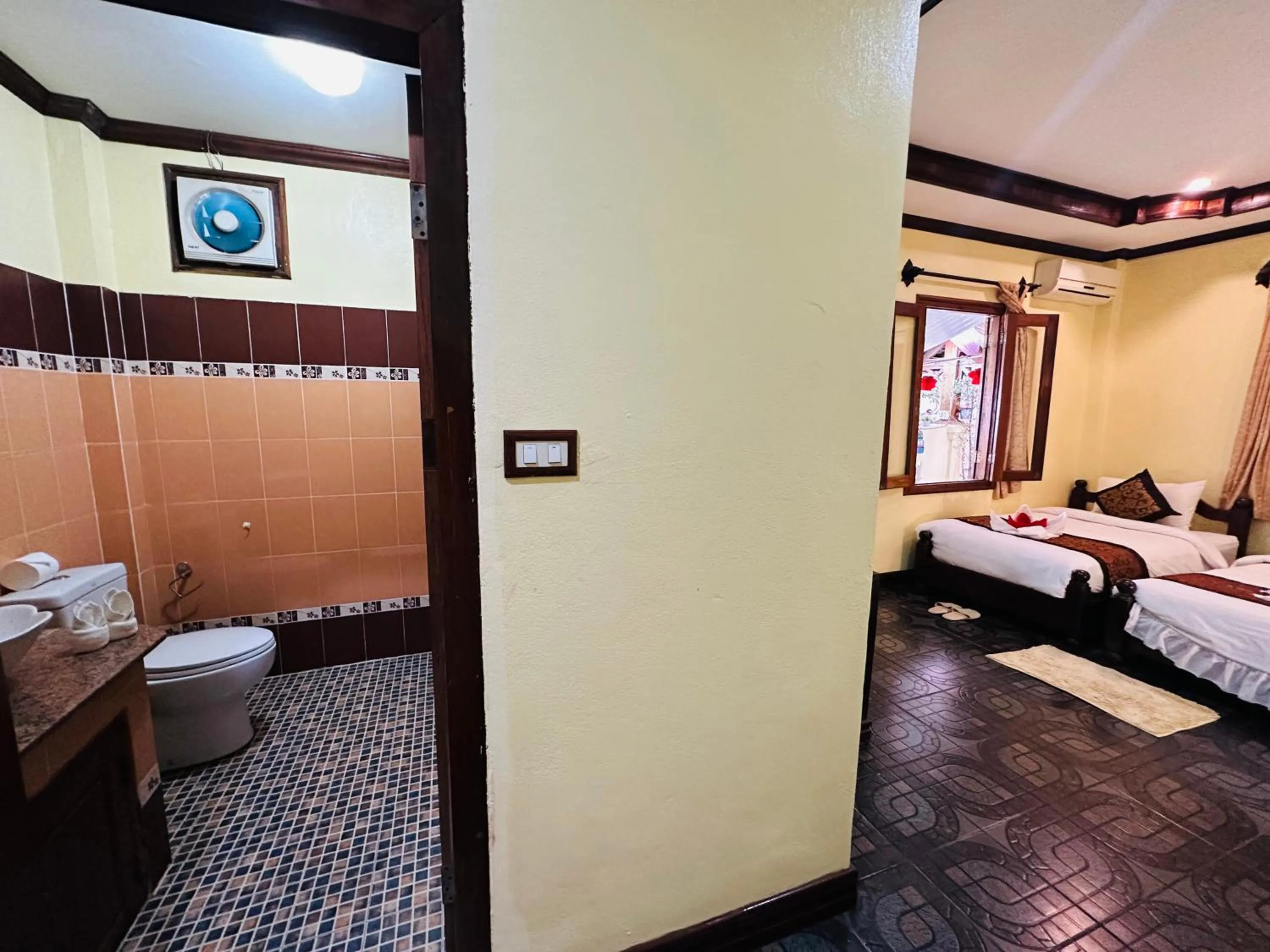 Toilet, Bed in Visoun Luang Prabang Hotel