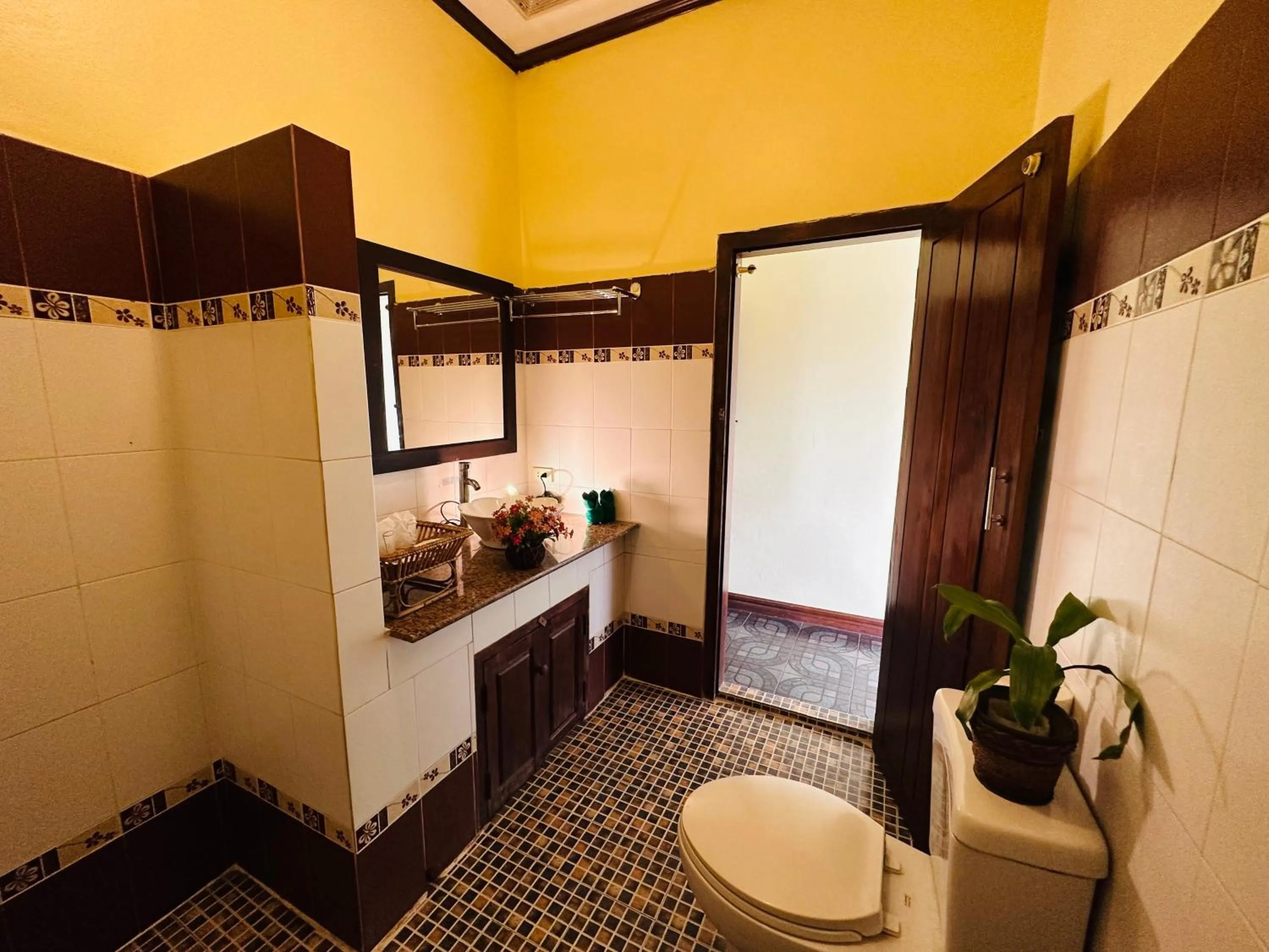 Toilet in Visoun Luang Prabang Hotel