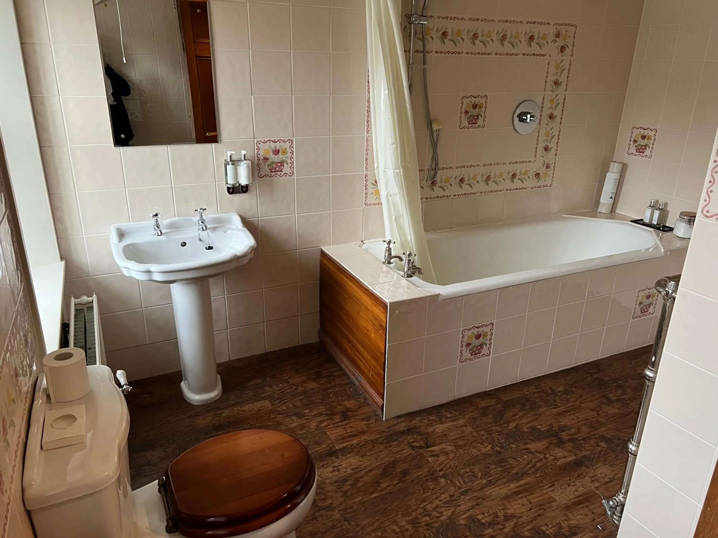 Bathroom in Dalmunzie Castle Hotel