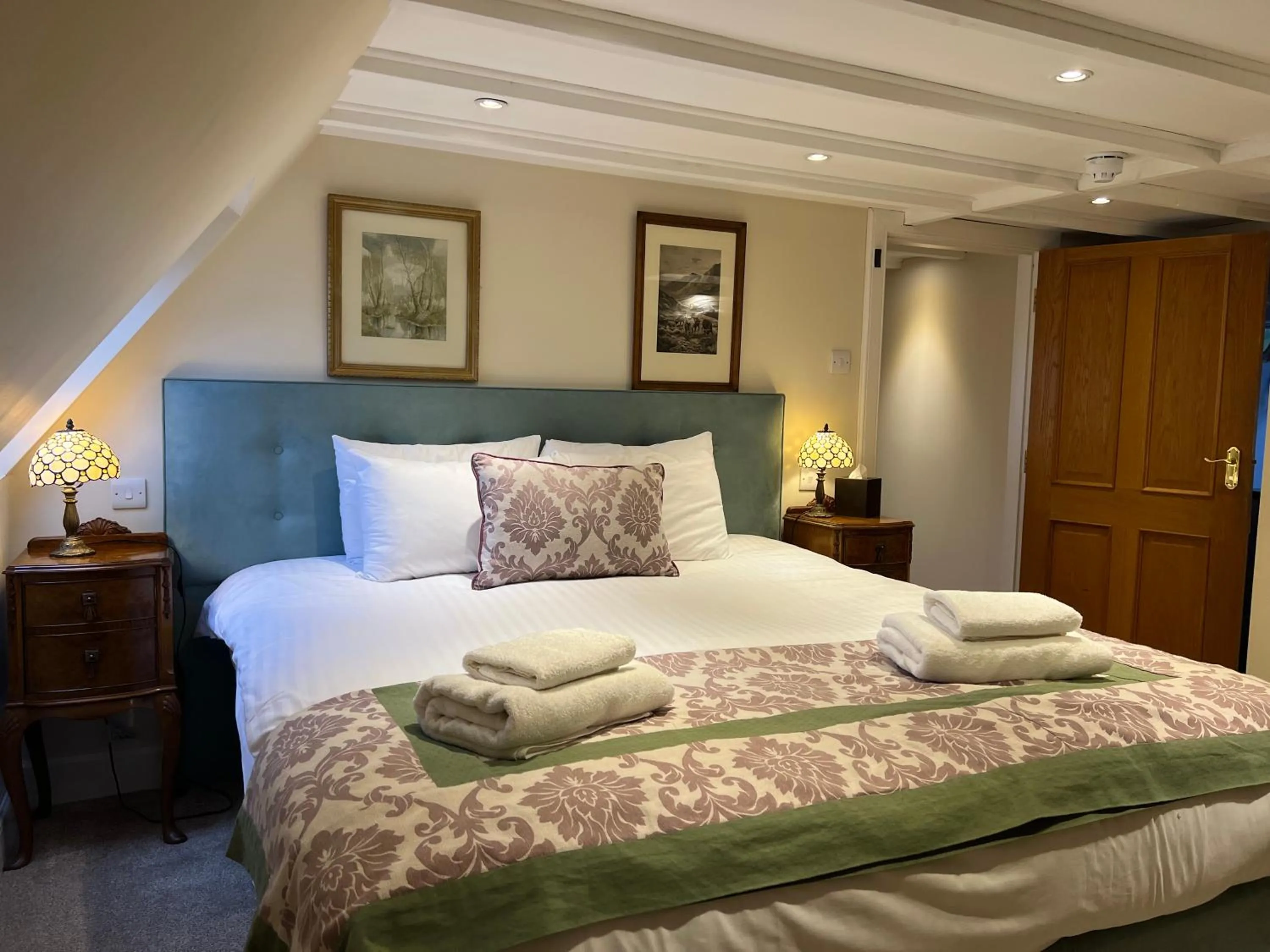 Bedroom, Bed in Dalmunzie Castle Hotel