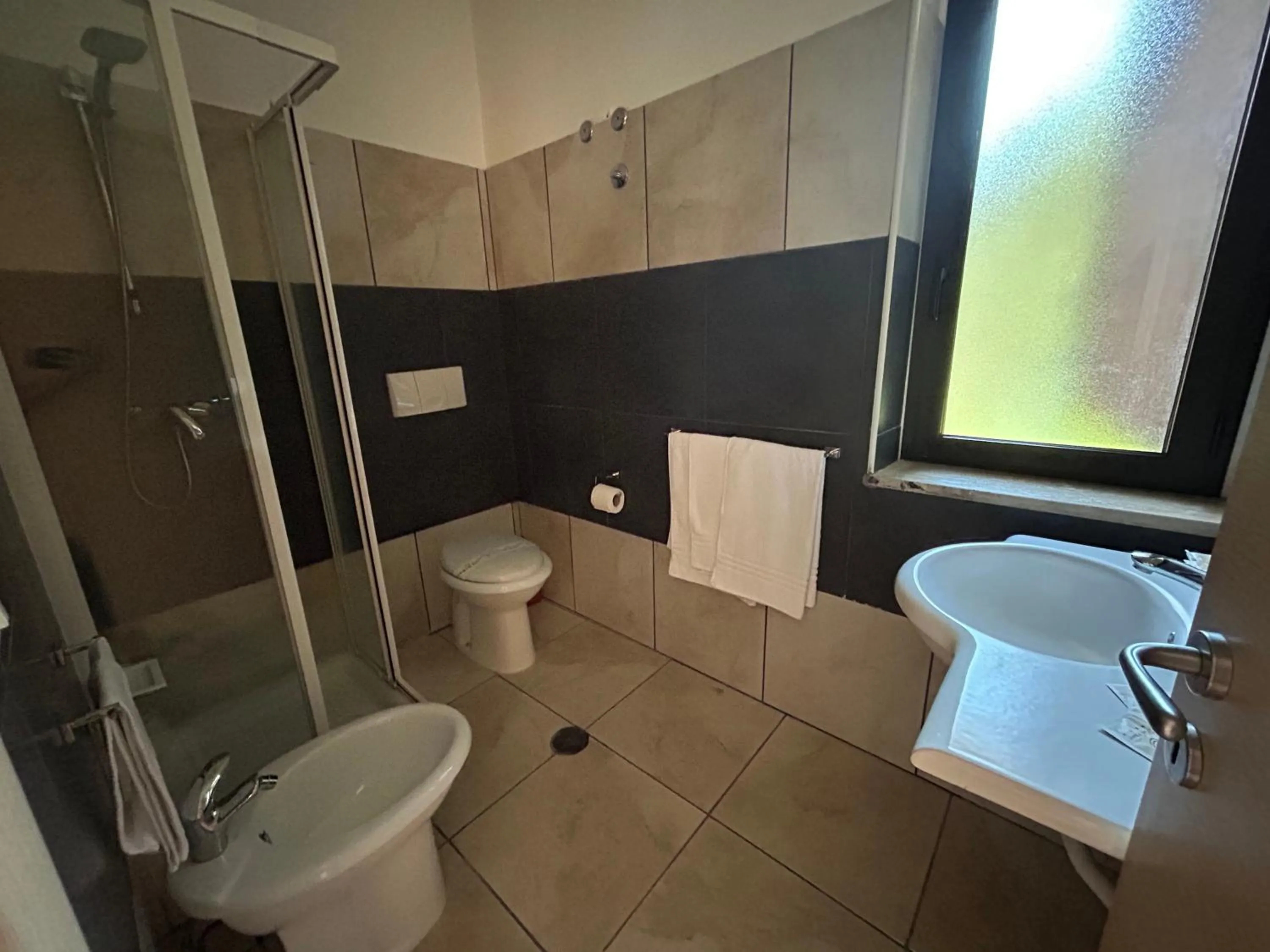 Shower in Hotel Park